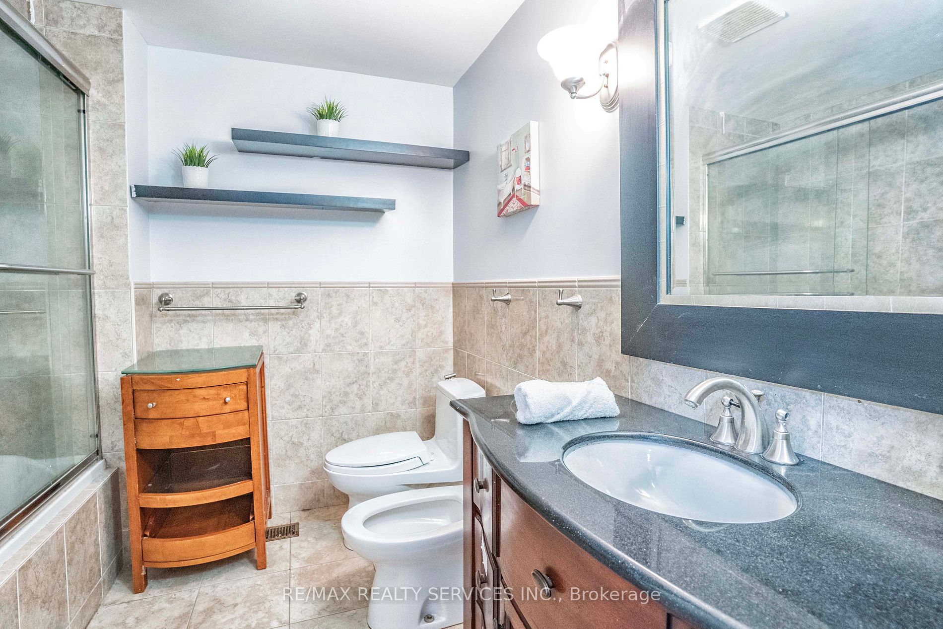 3452 Cherrington Crescent