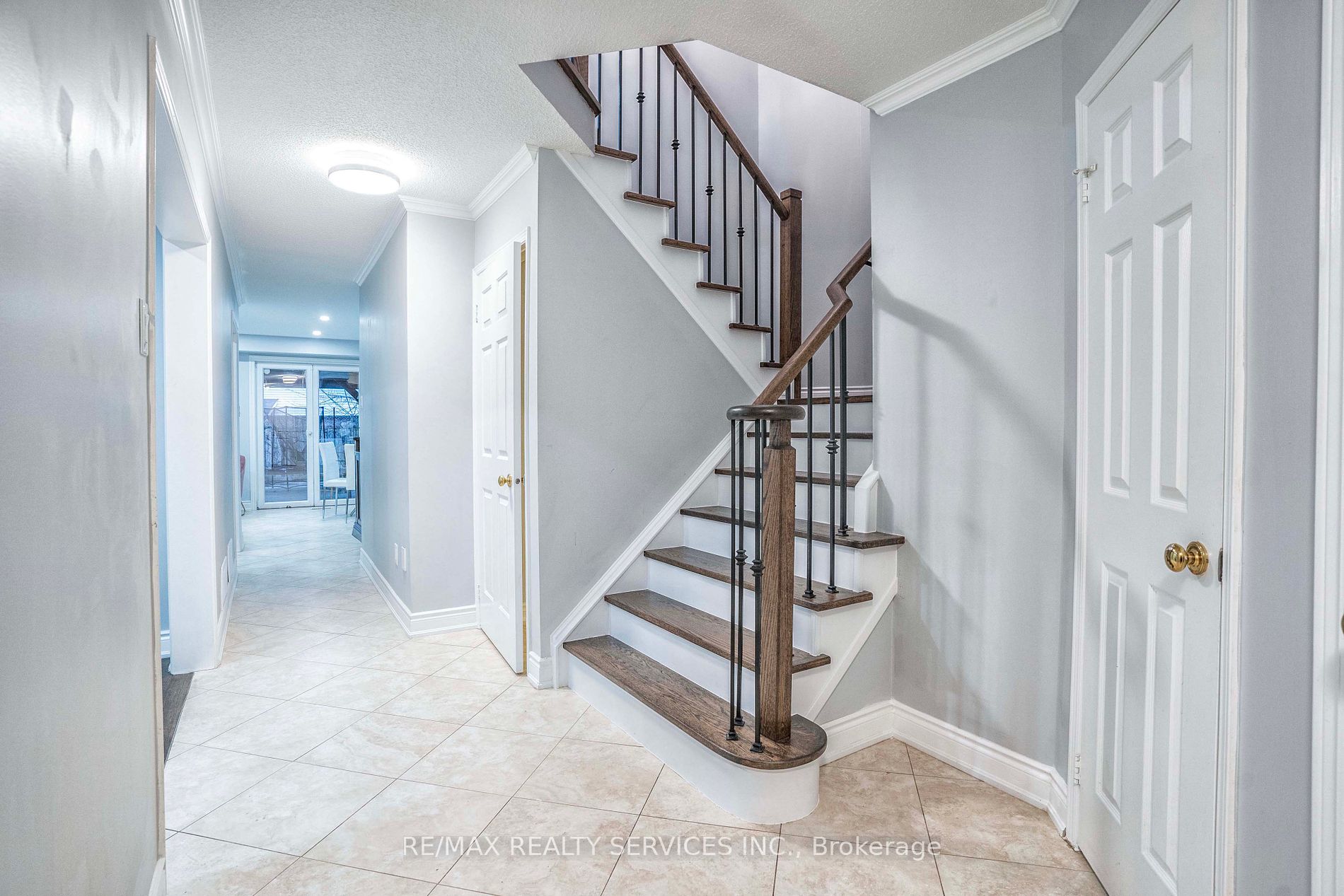 3452 Cherrington Crescent