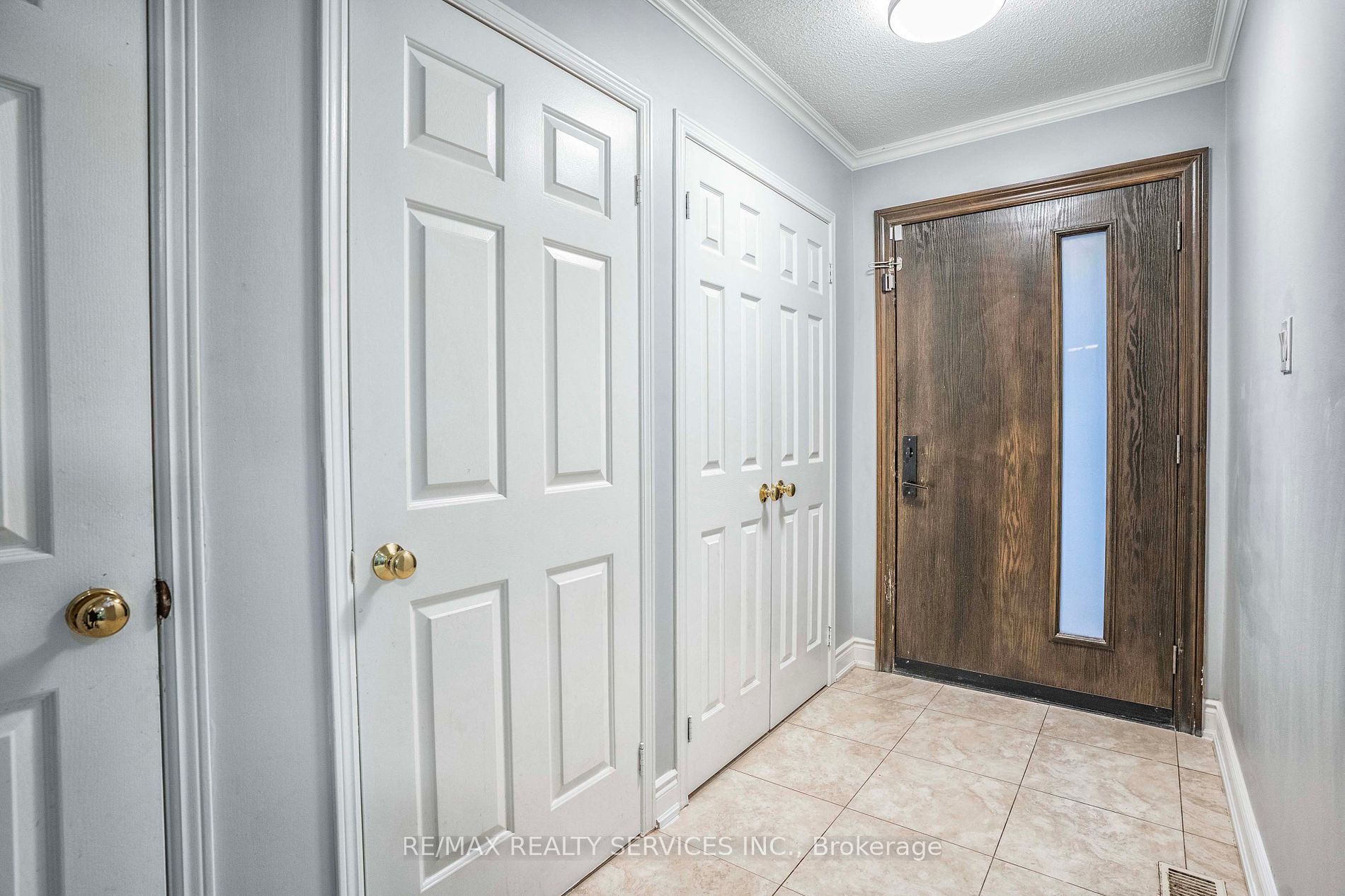 3452 Cherrington Crescent