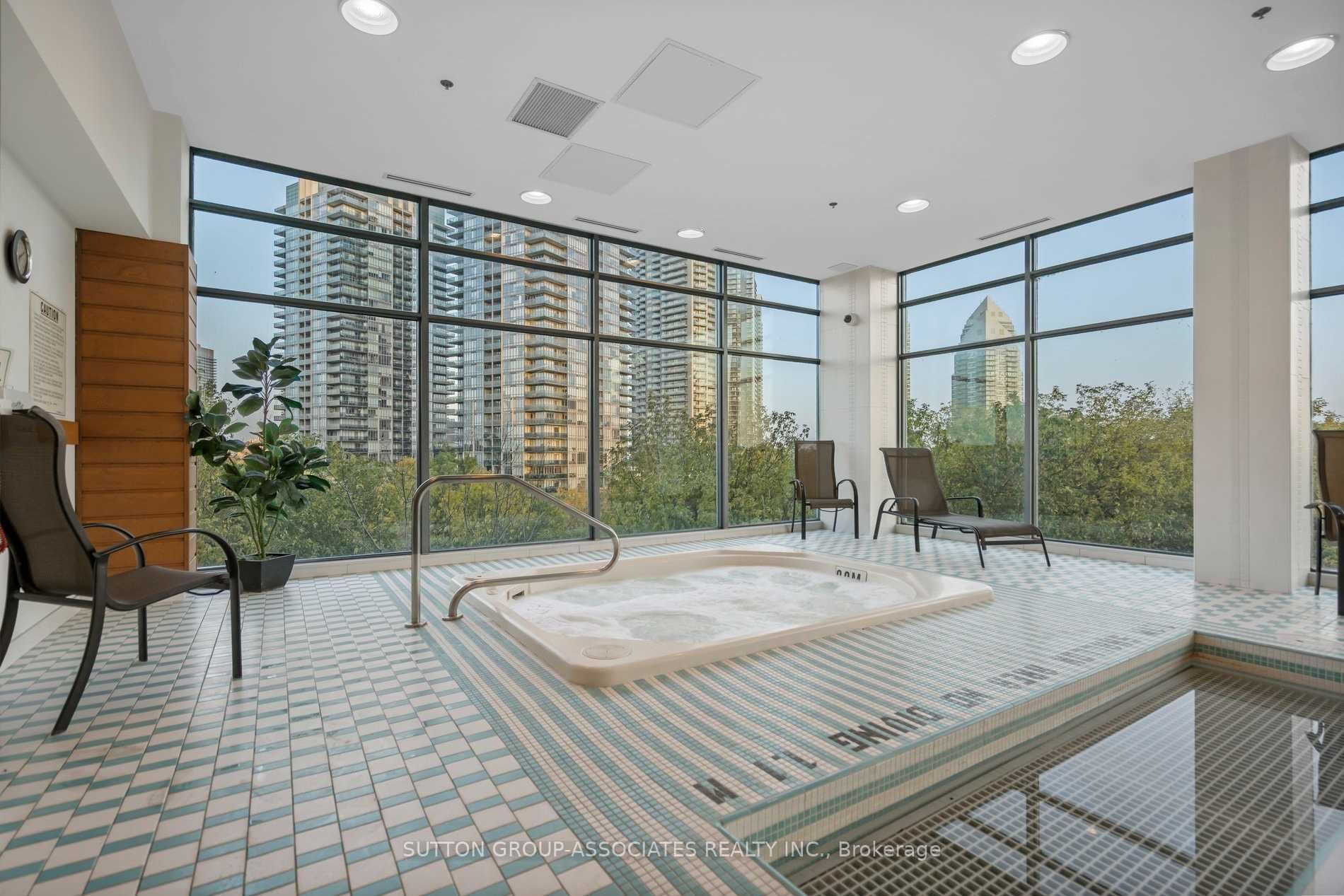 165 Legion Road N, #1532