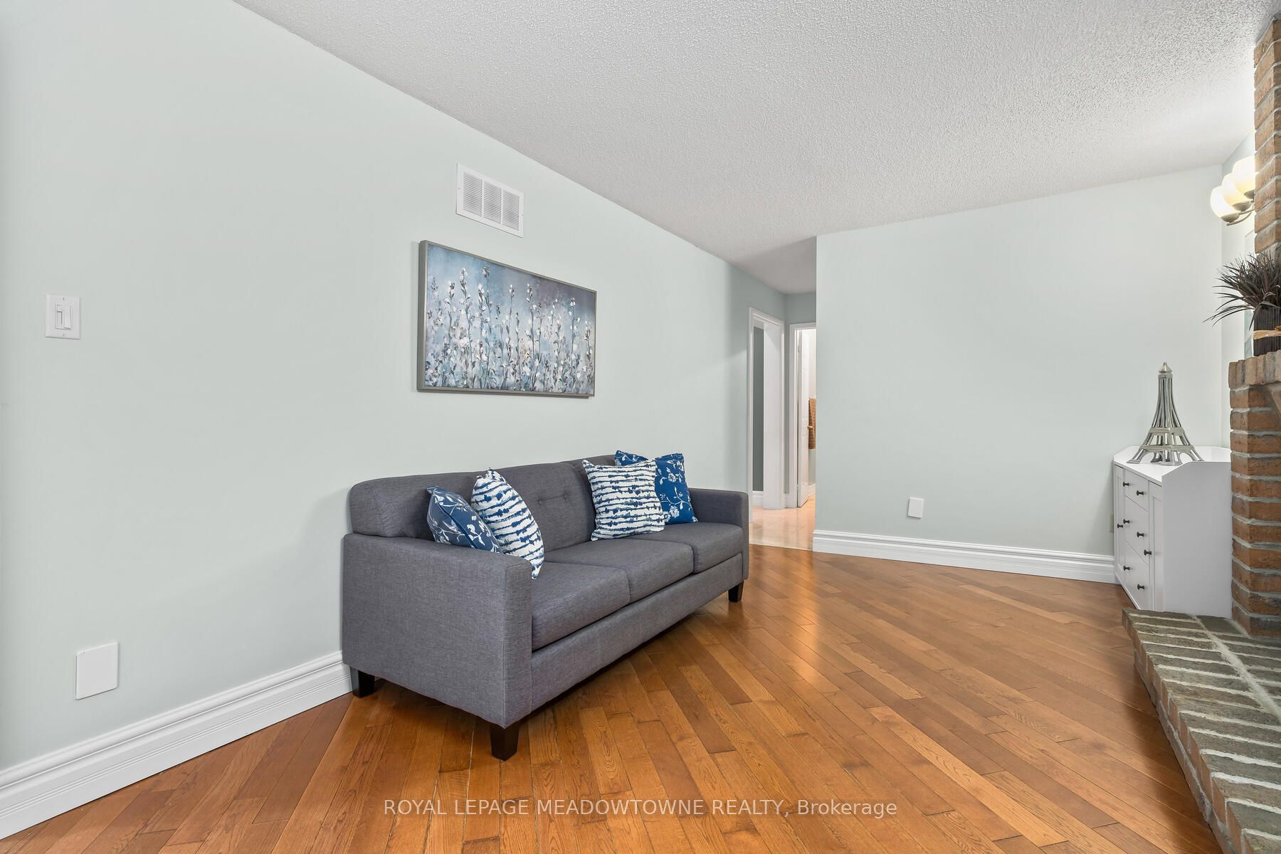 12 Jason Crescent