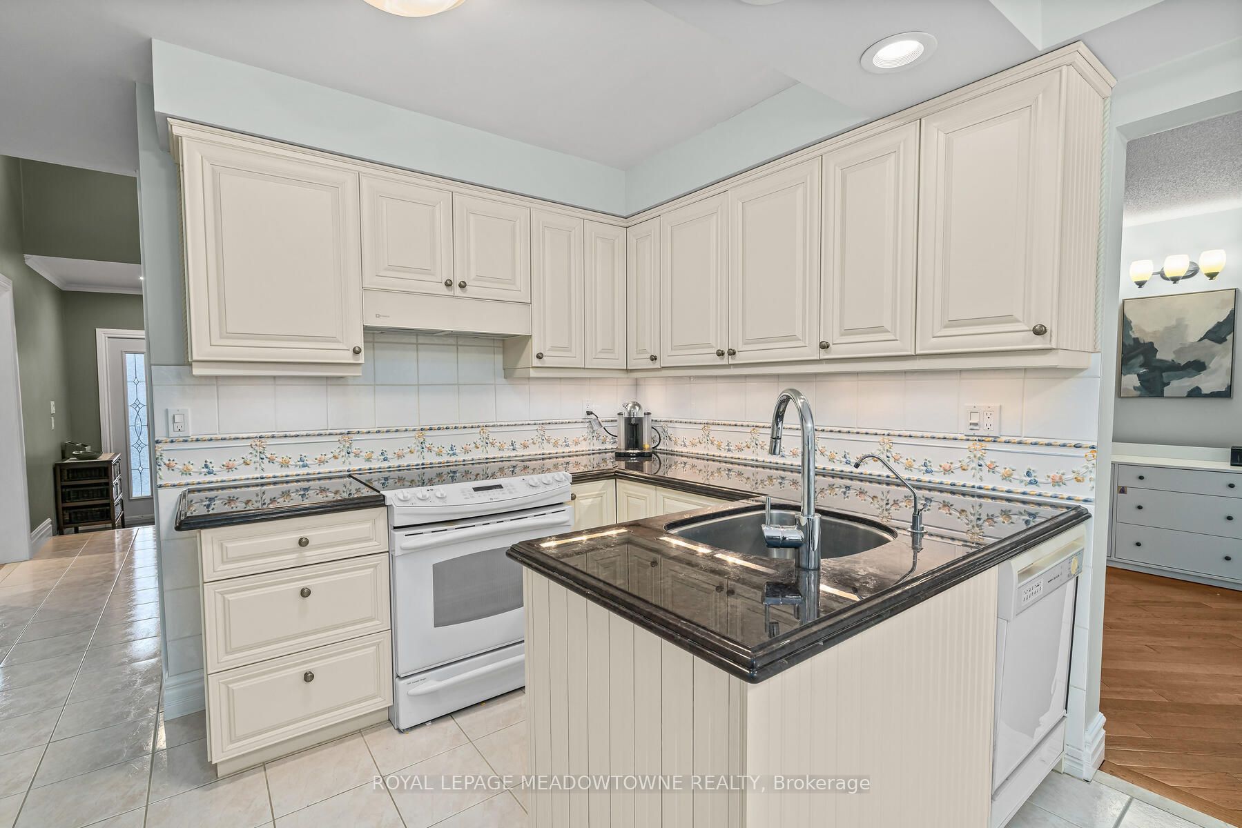 12 Jason Crescent