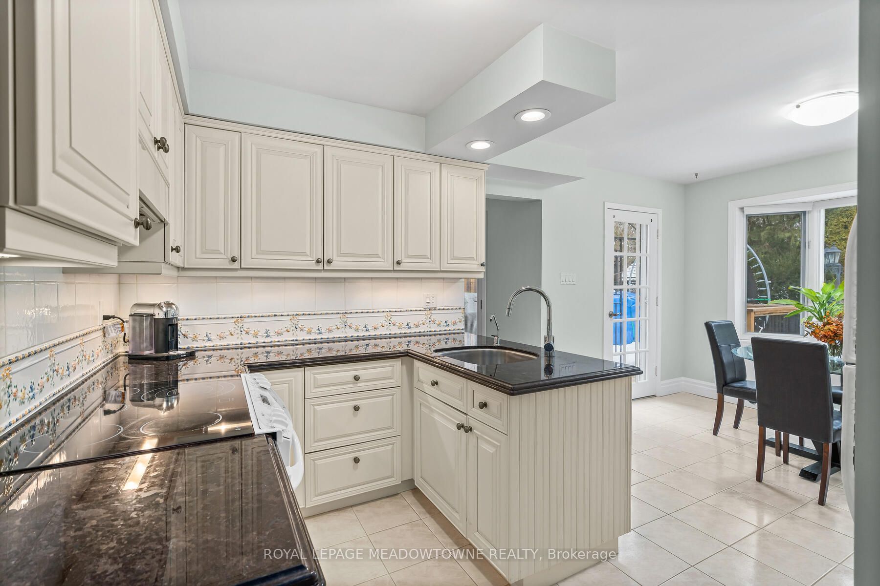 12 Jason Crescent