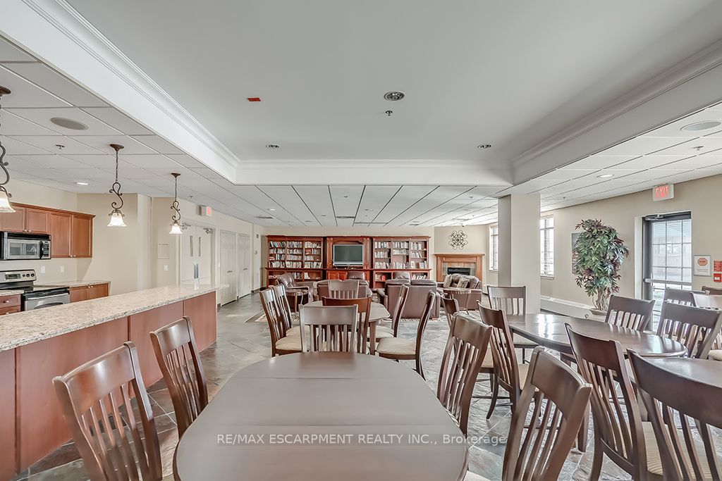 399 Elizabeth Street, #411
