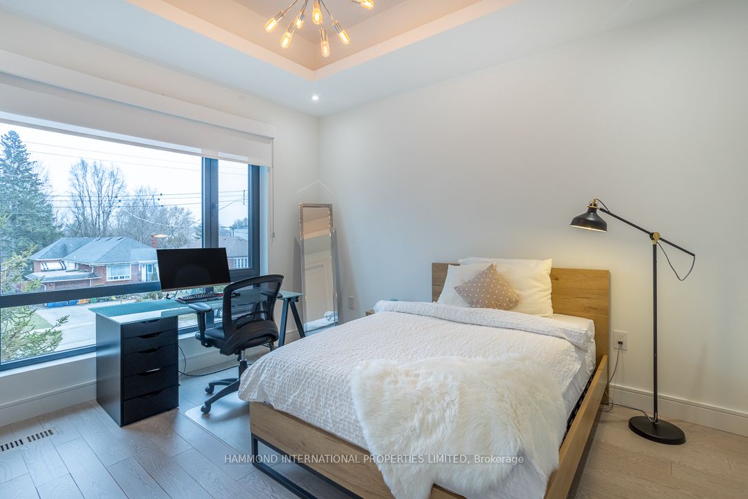 14 Edgecroft Rd