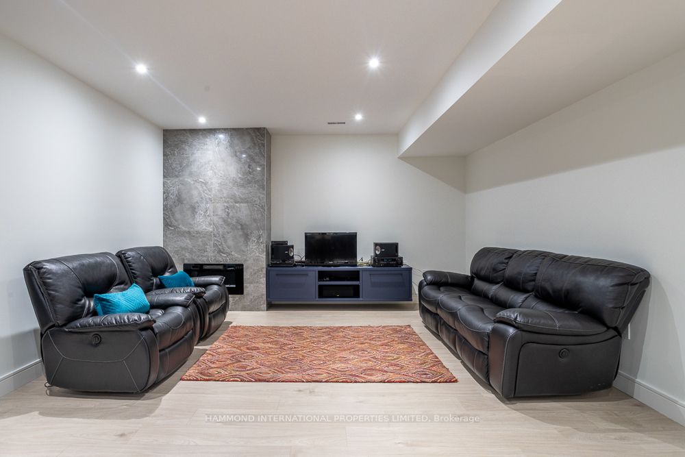 14 Edgecroft Rd