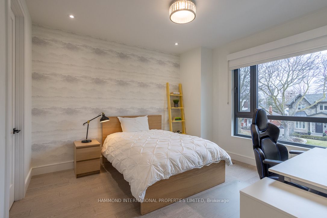 14 Edgecroft Rd
