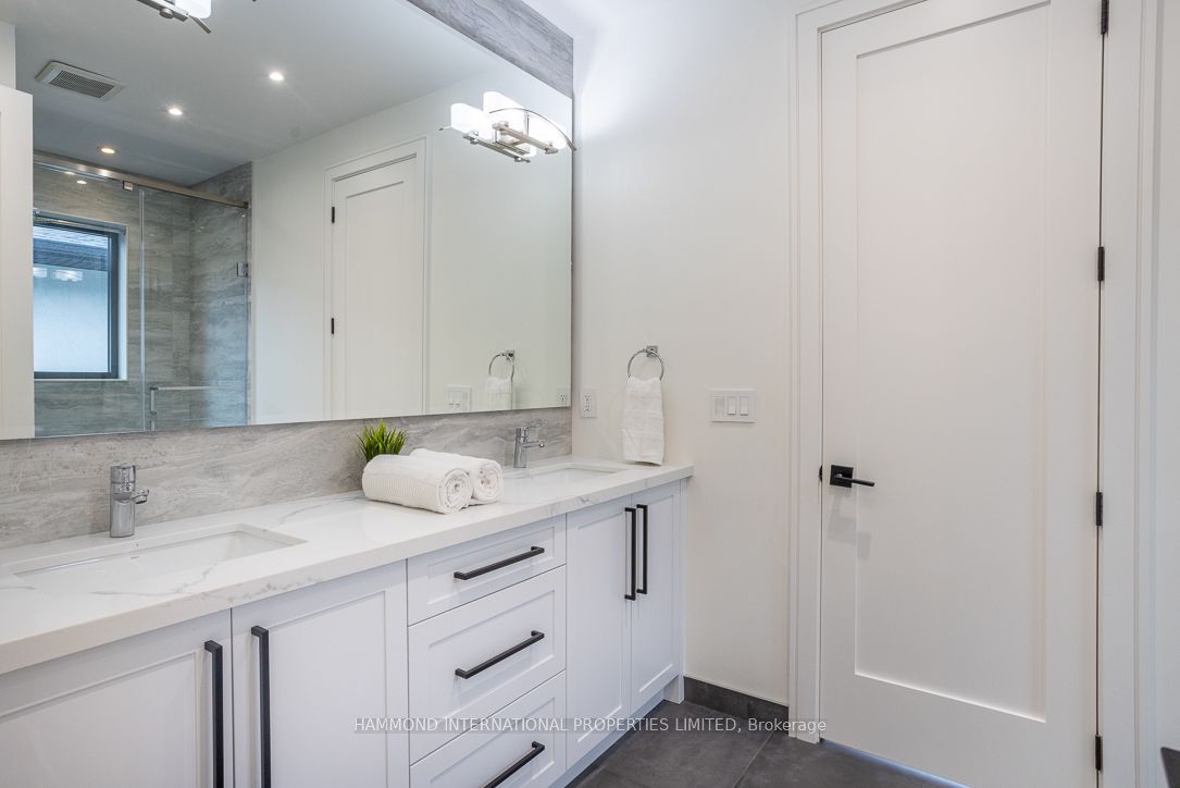 14 Edgecroft Rd