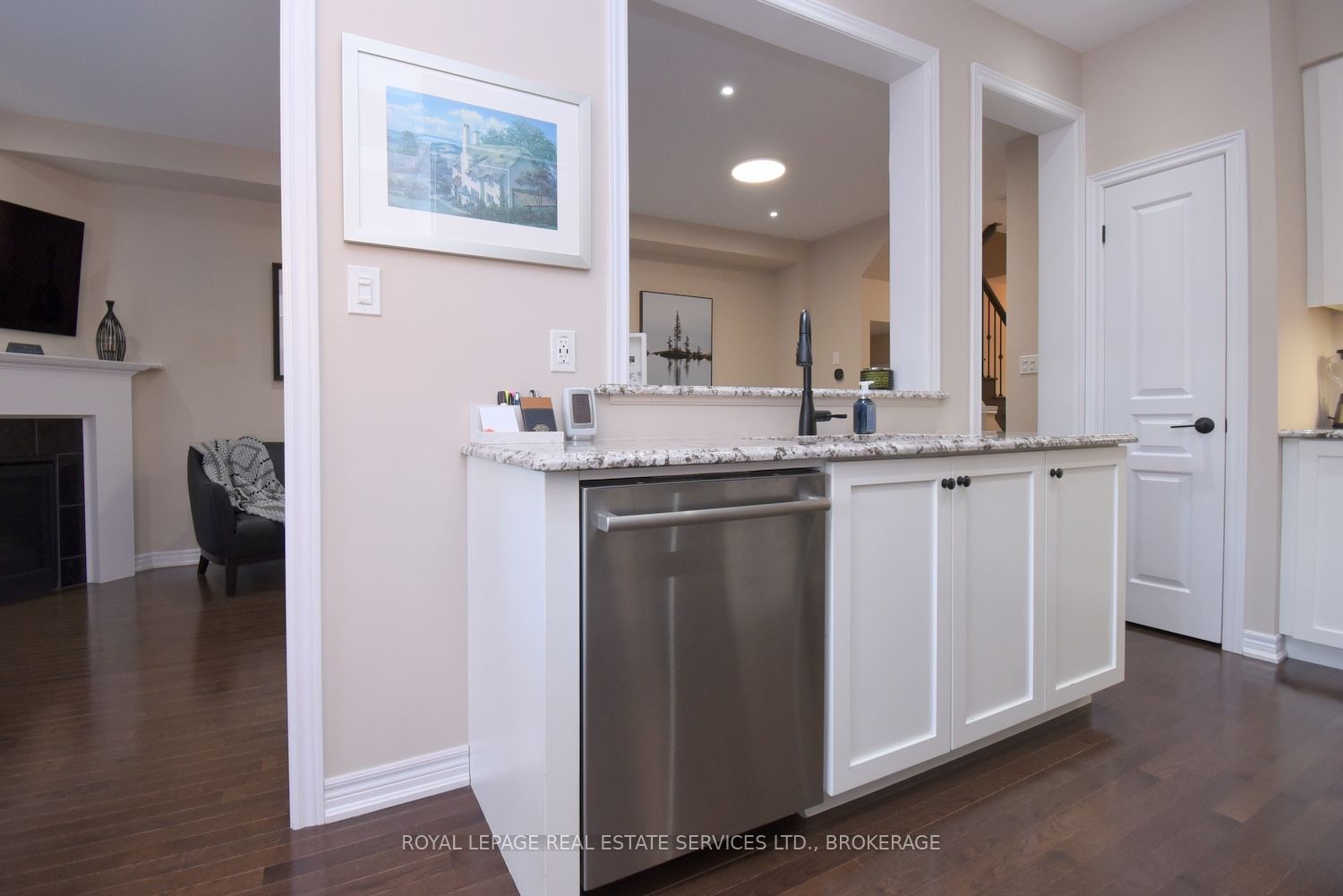 2086 GHENT Avenue, #27