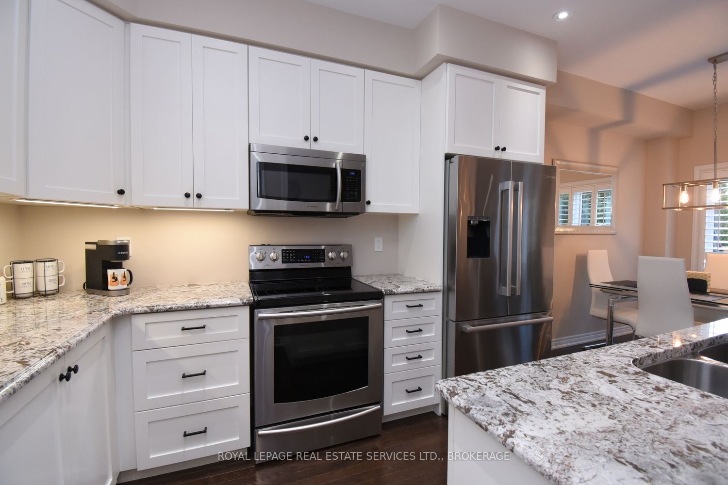 2086 GHENT Avenue, #27