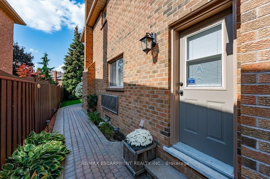 1417 Bancroft Dr