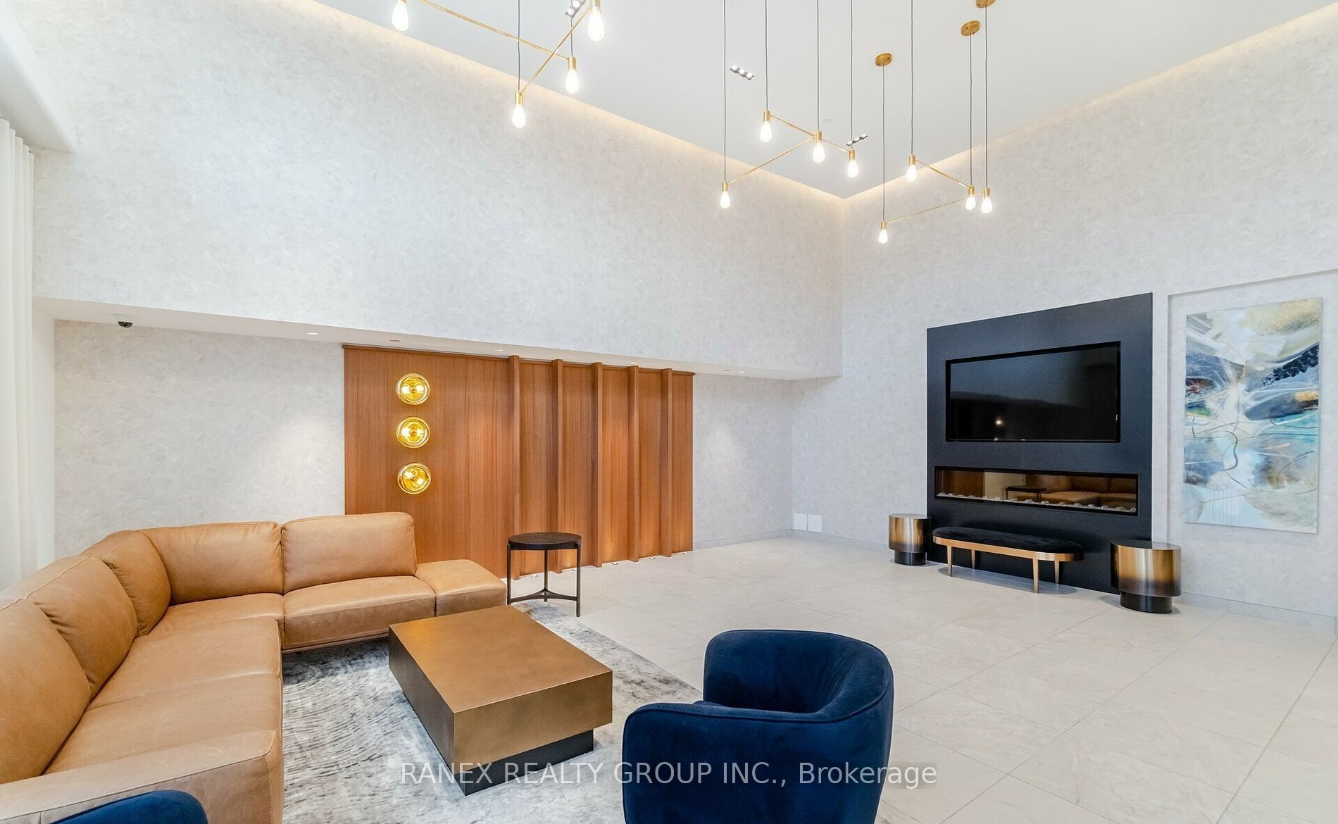 2300 St Clair Avenue W #723