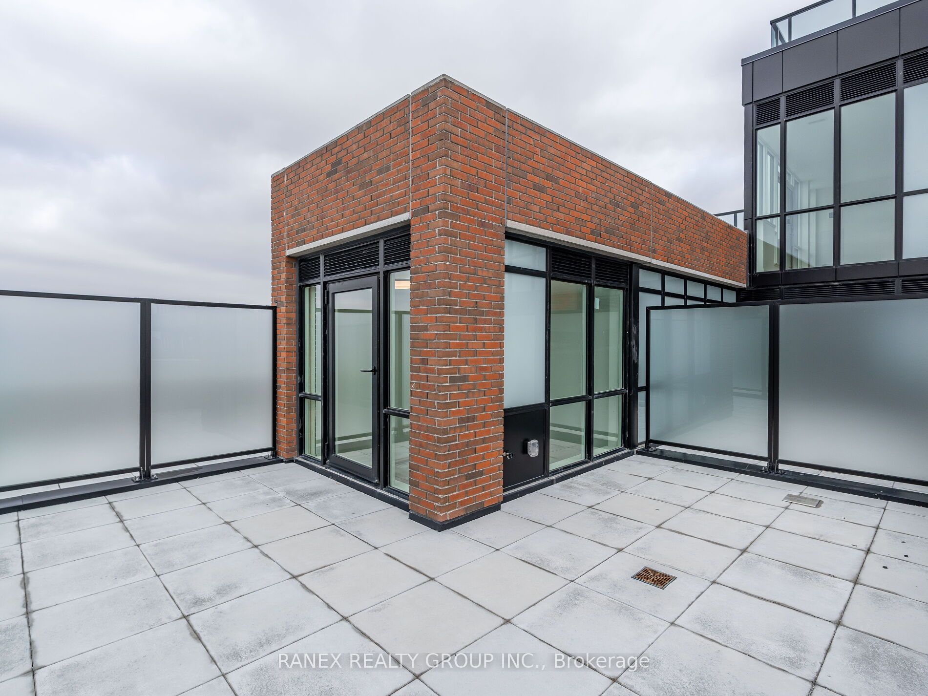2300 St Clair Avenue W #723