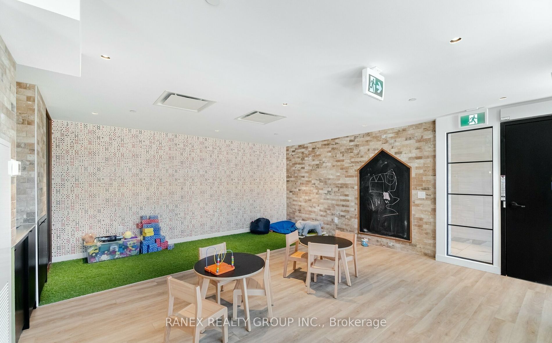 2300 St Clair Avenue W #723