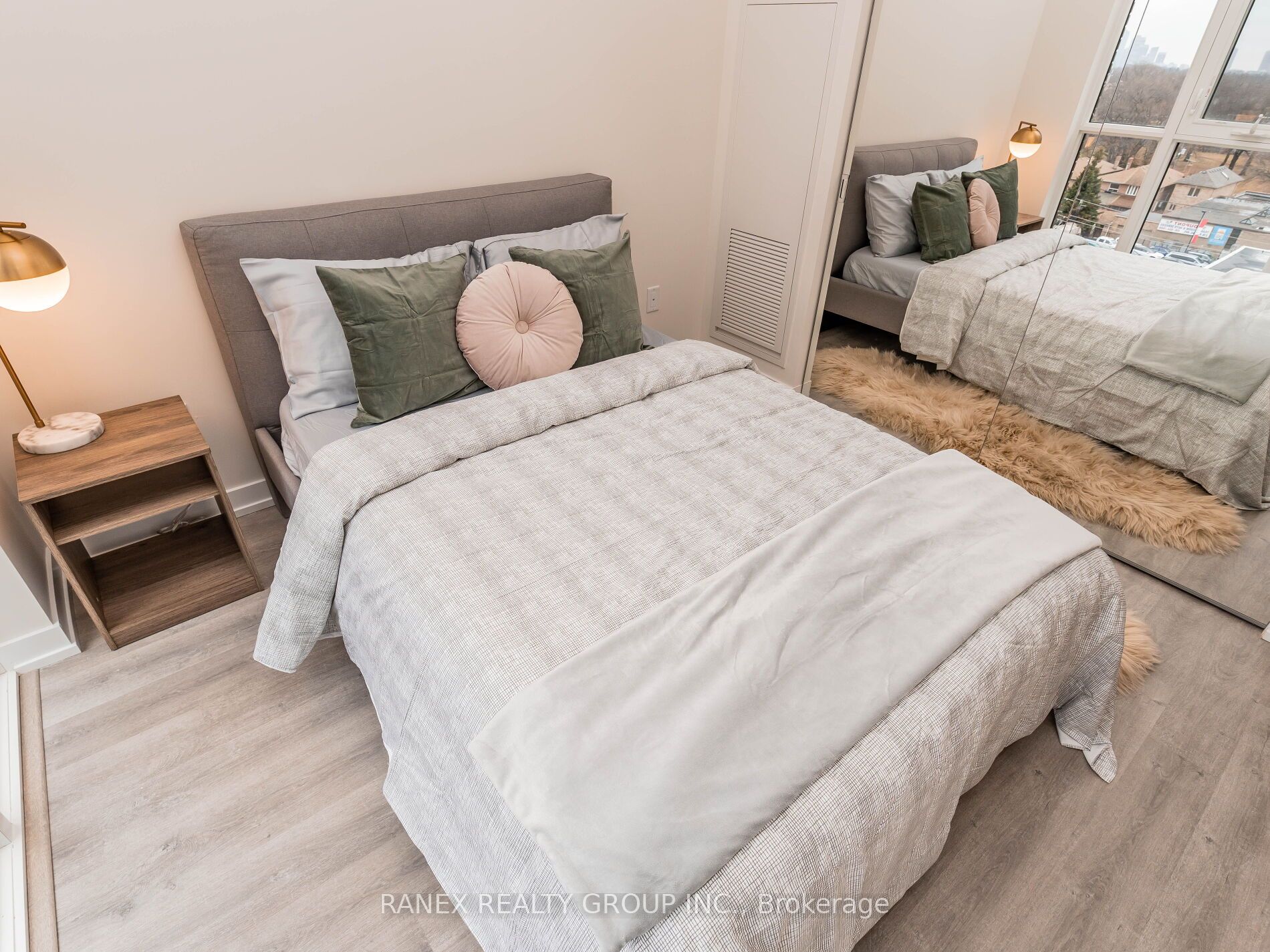2300 St Clair Avenue W #723