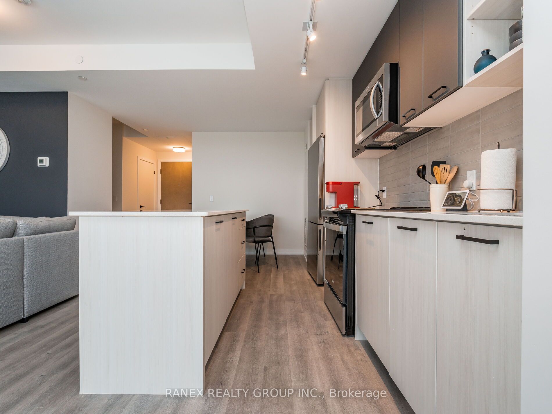 2300 St Clair Avenue W #723