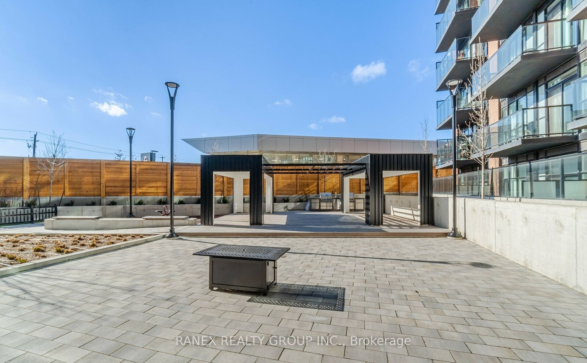 2300 St Clair Avenue W #723