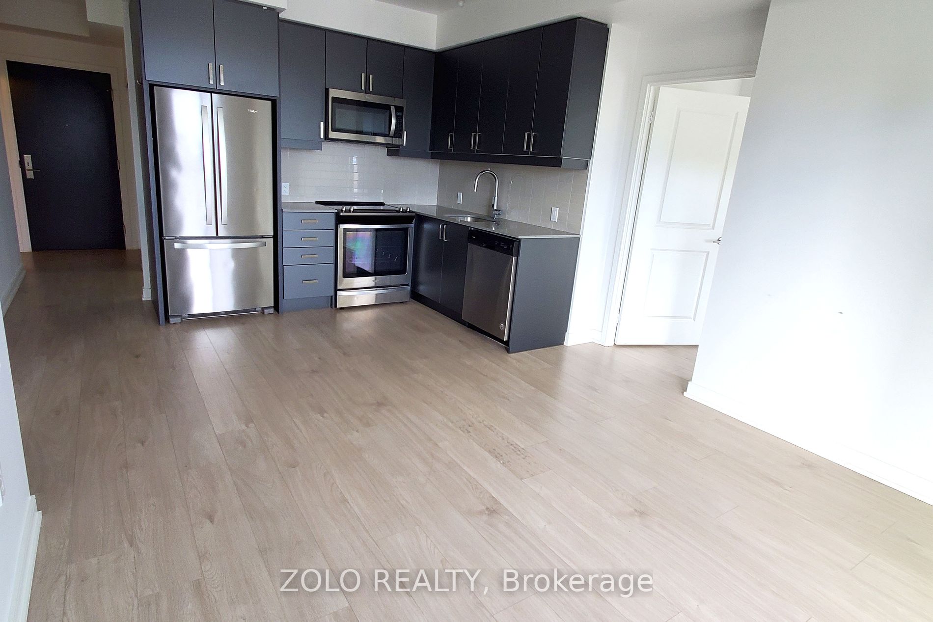 8 Nahani Way #1020