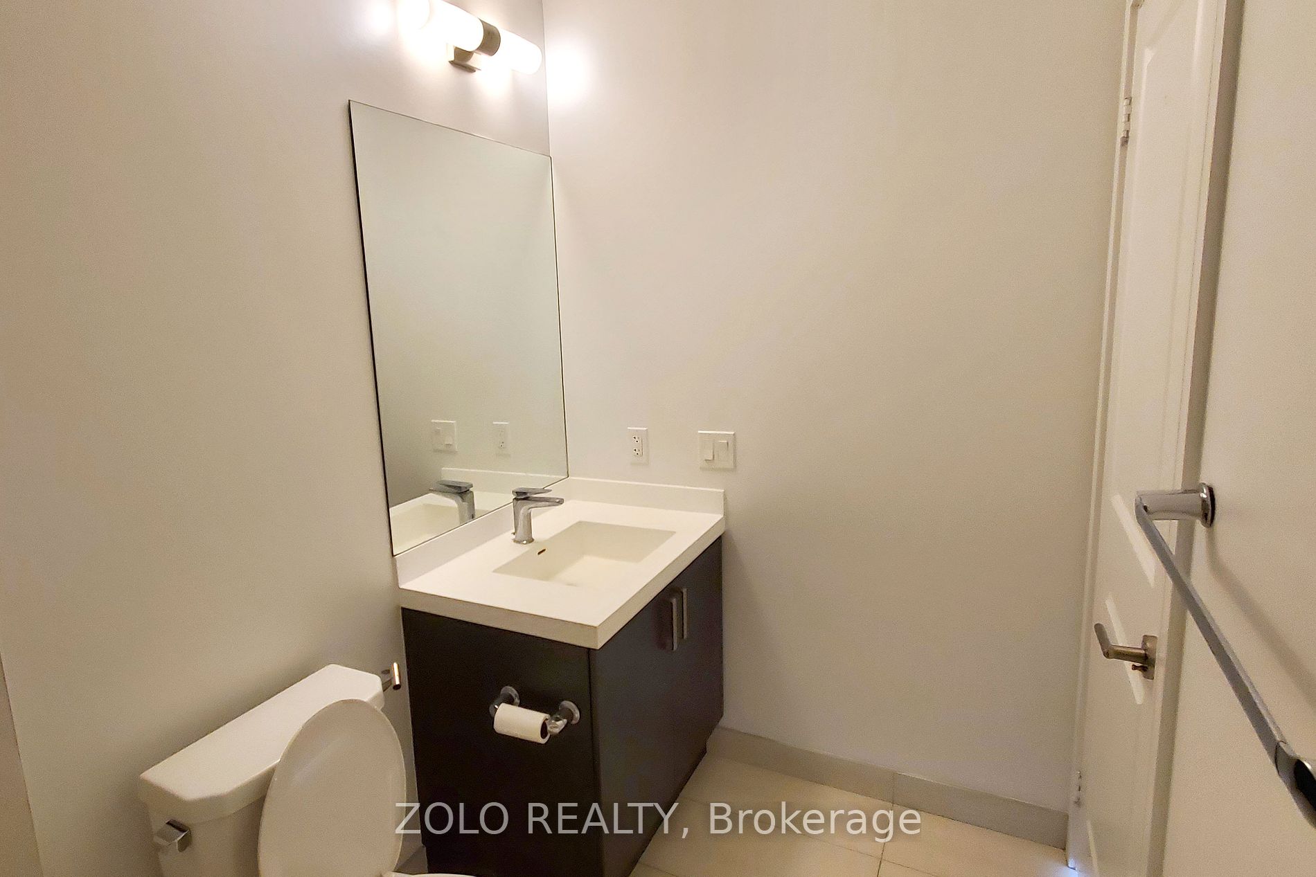 8 Nahani Way #1020