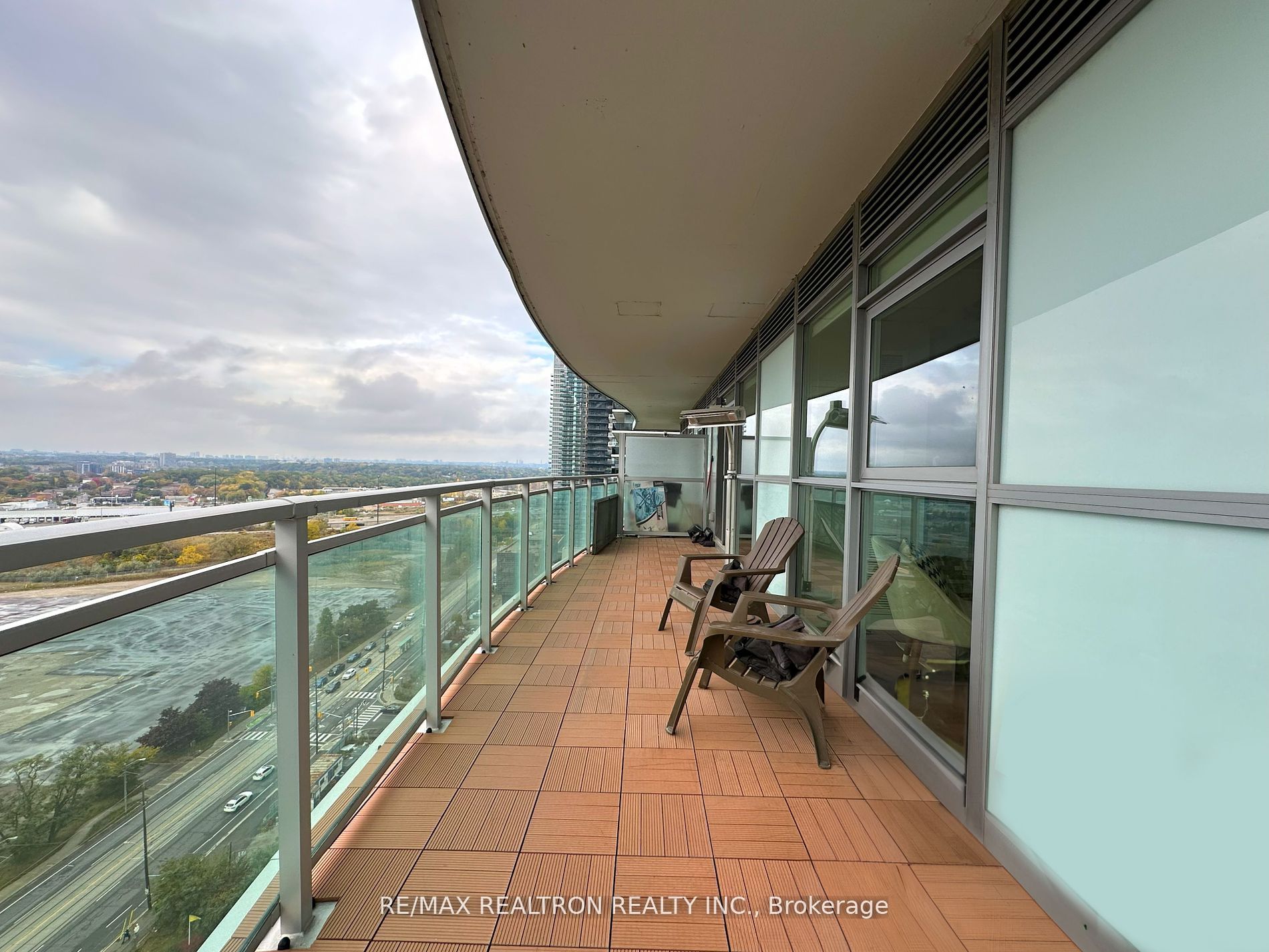 33 Shore Breeze Dr, #1903
