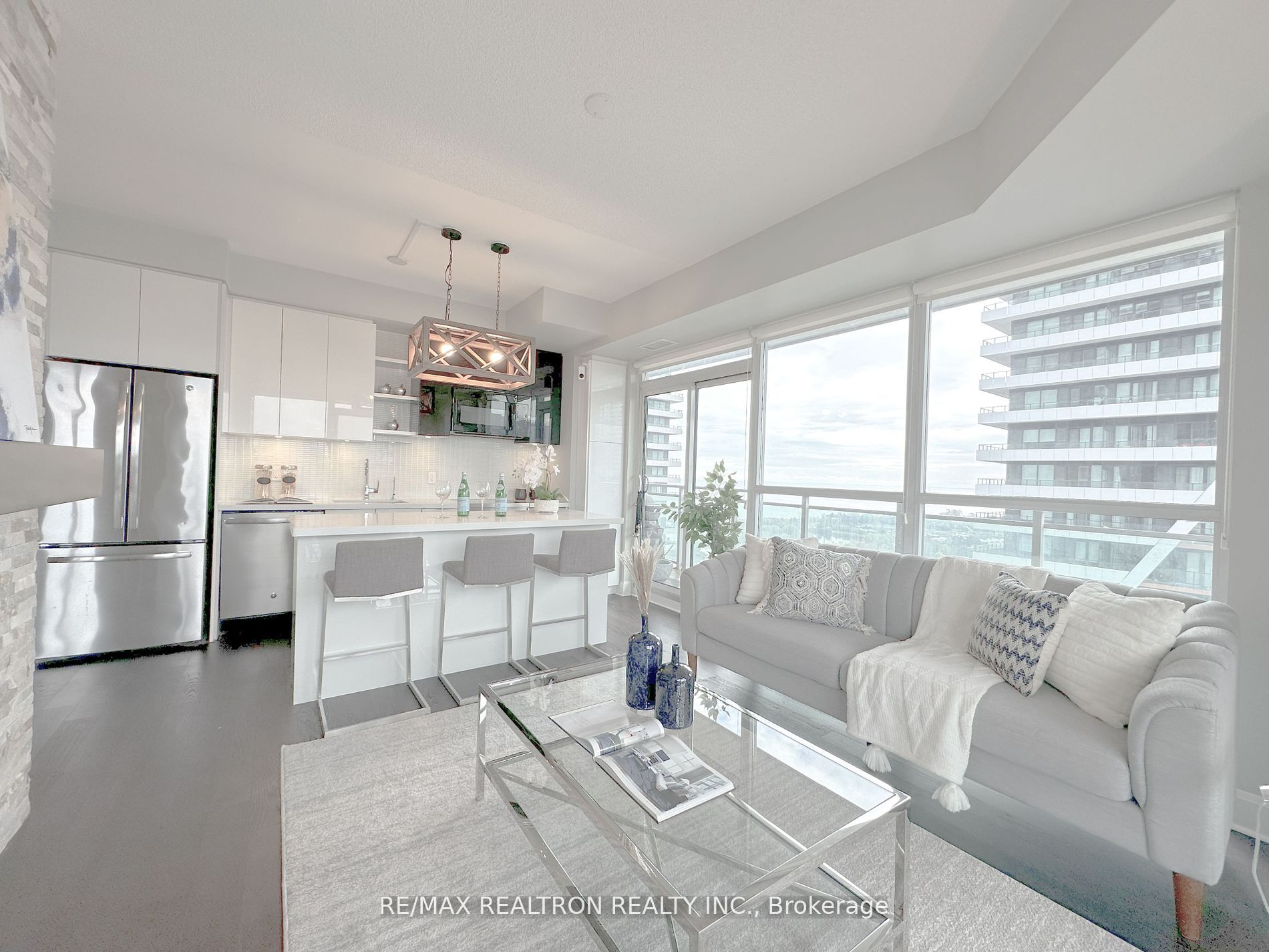 33 Shore Breeze Dr, #1903