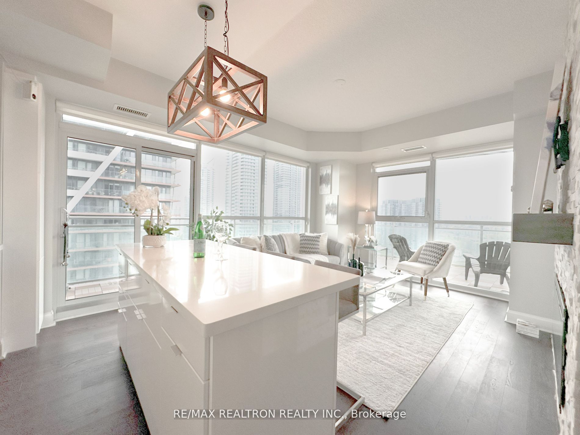 33 Shore Breeze Dr, #1903