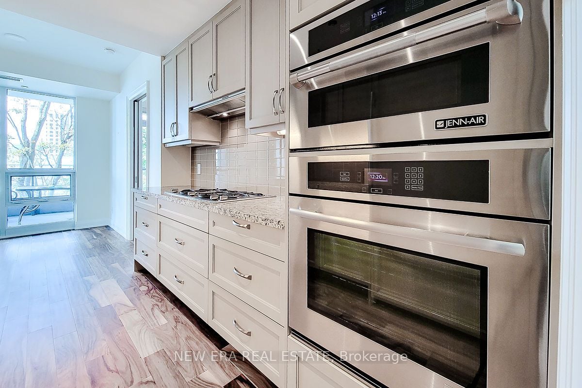 11 Bronte Rd, #323
