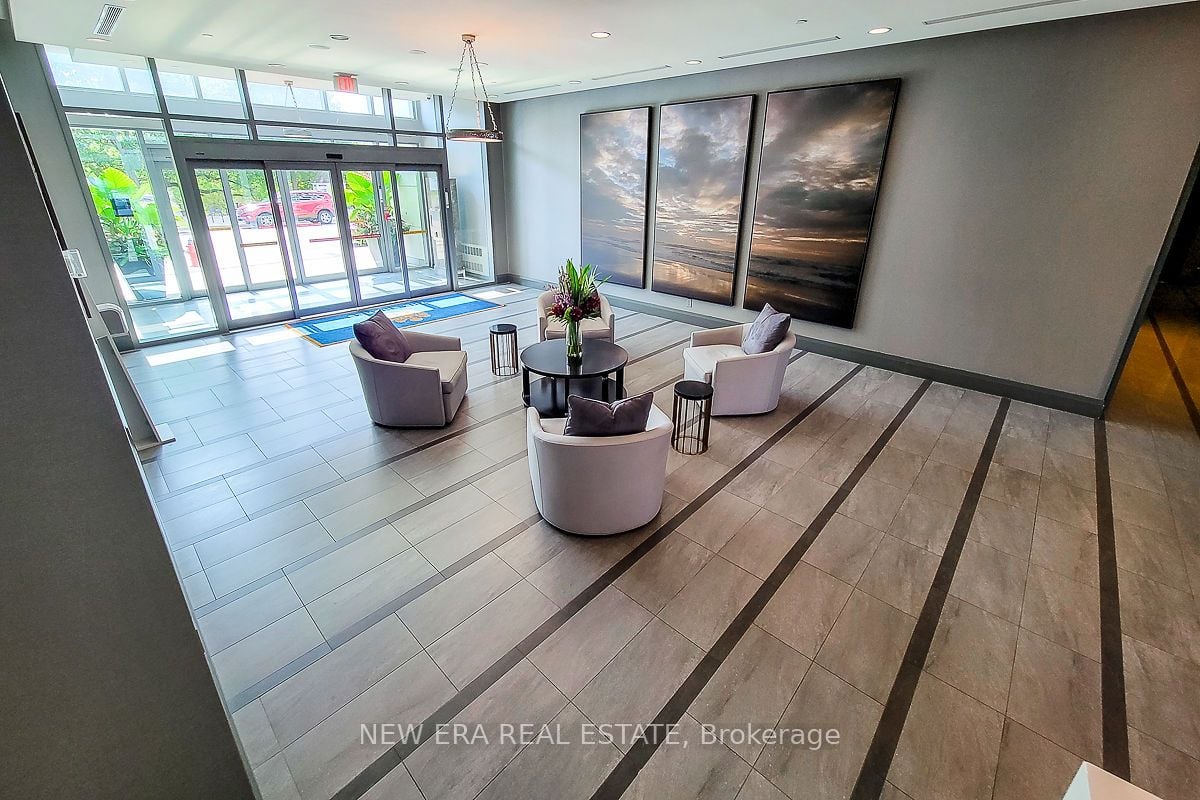 11 Bronte Rd, #323