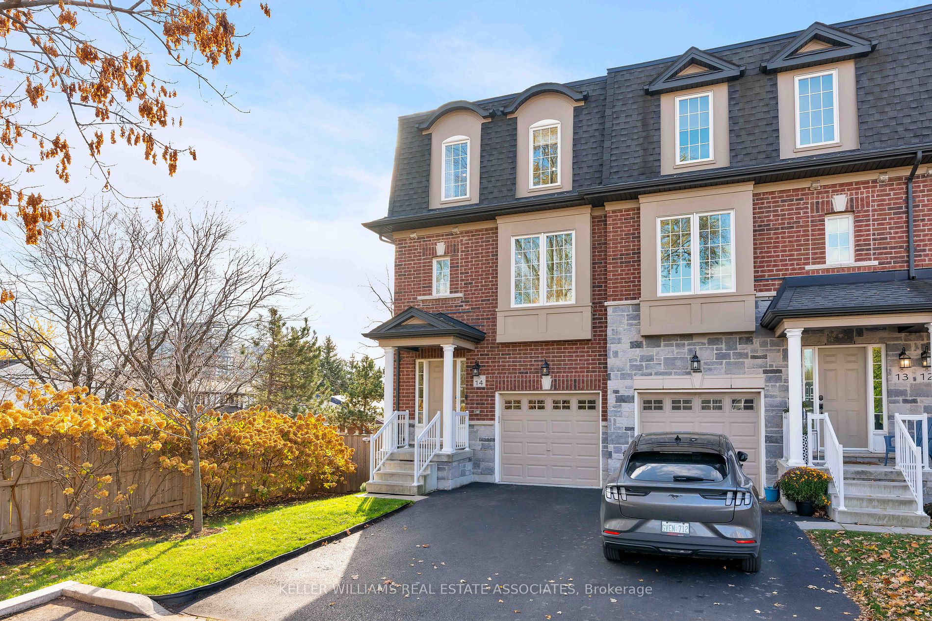 2220 Queensway Drive, #14