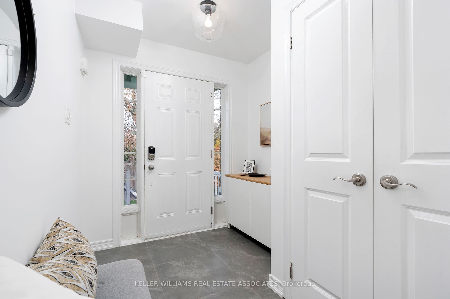 2220 Queensway Drive, #14