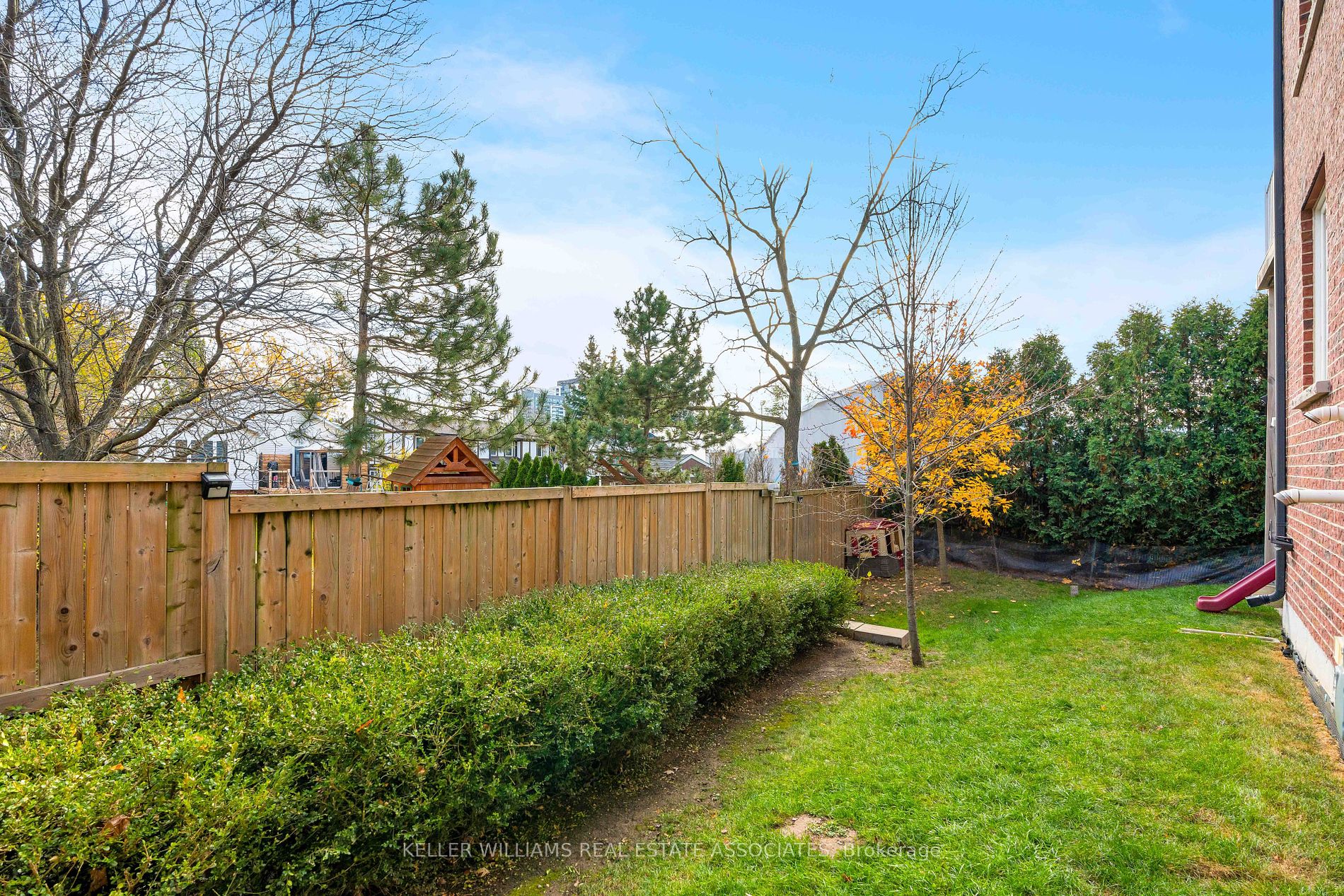 2220 Queensway Drive, #14