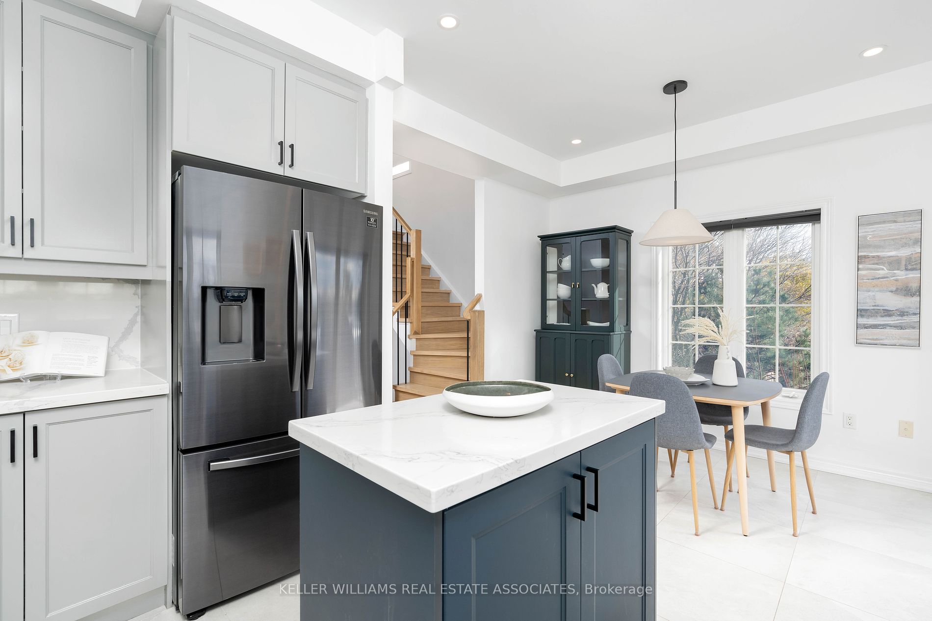 2220 Queensway Drive, #14