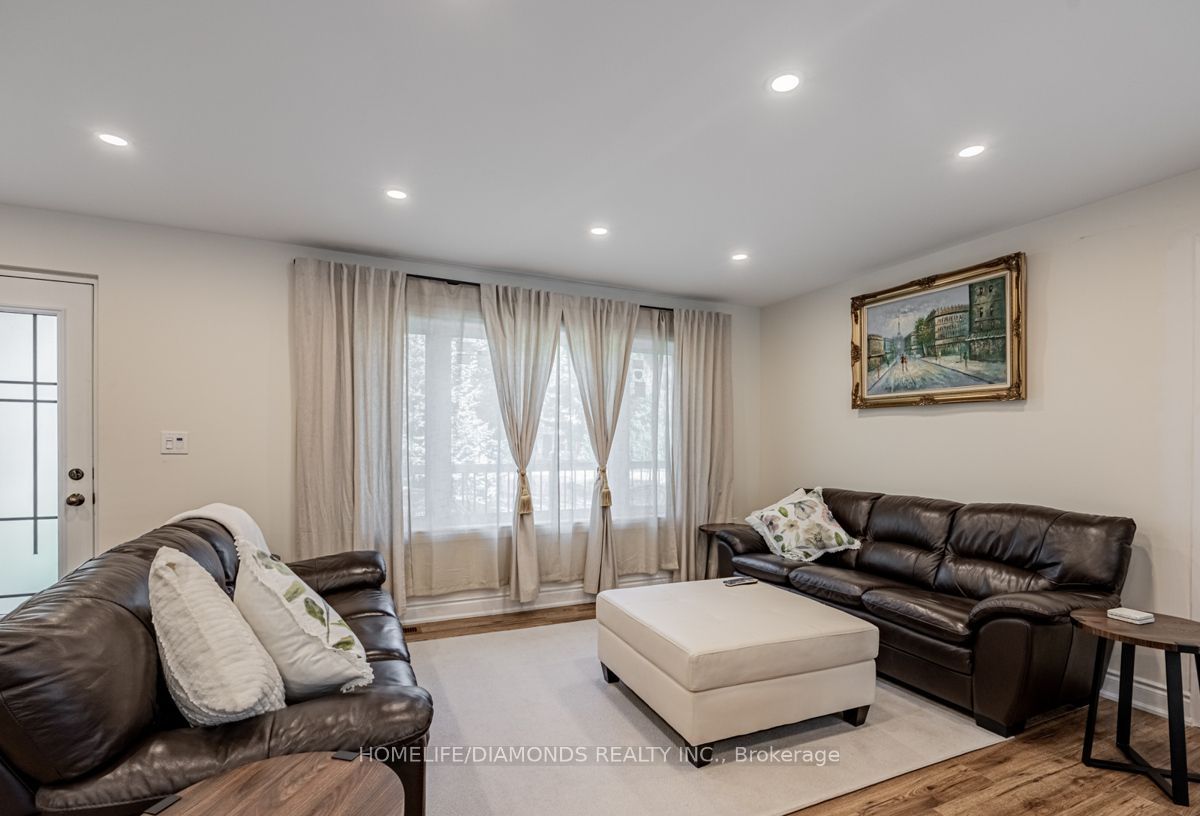 208 Glen Oak Dr