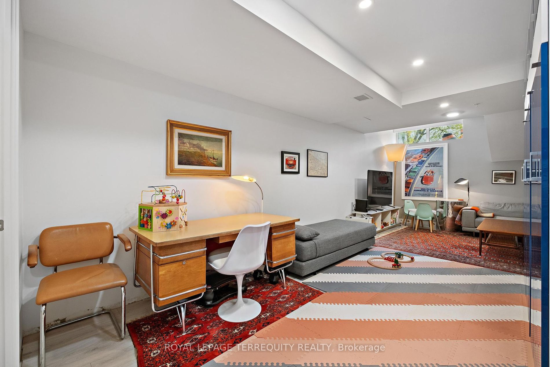 38 Howard Park Ave, #157