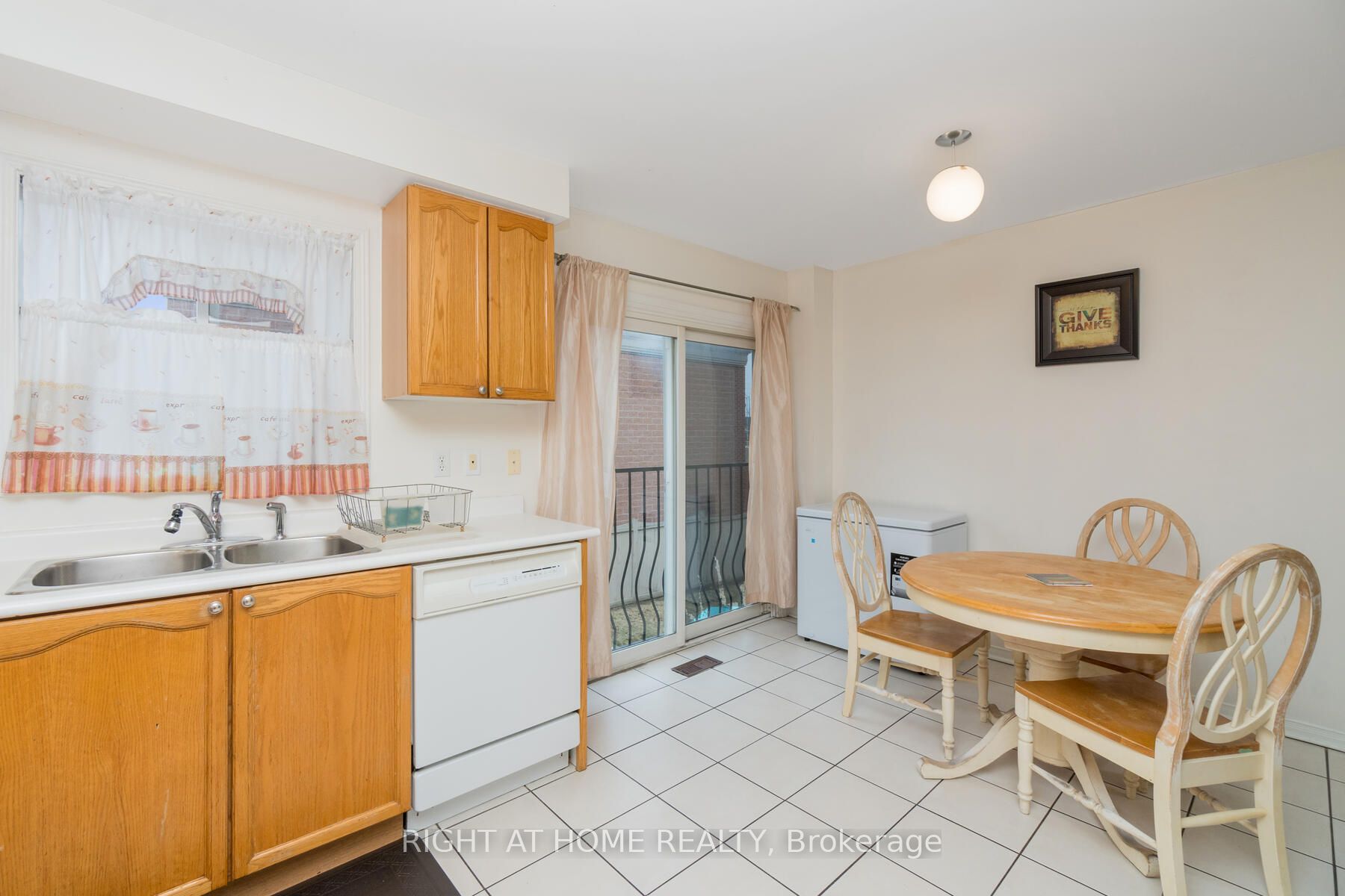 5055 Heatherleigh Ave, #146