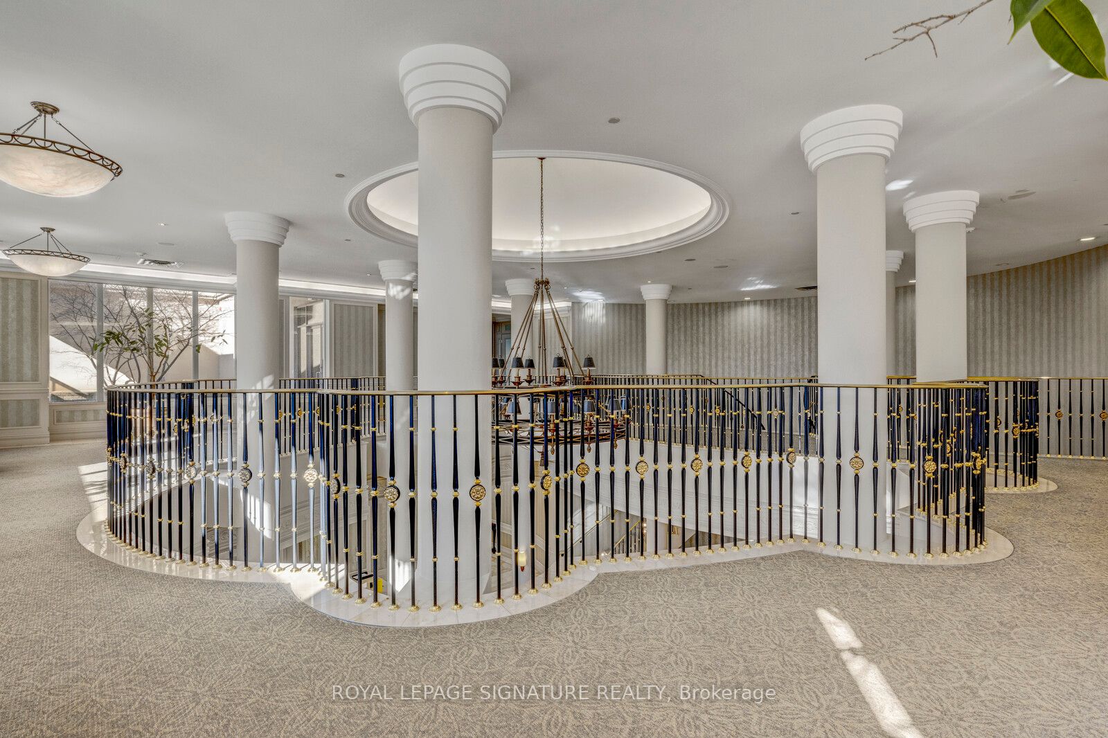 35 Kingsbridge Garden Circle, #413