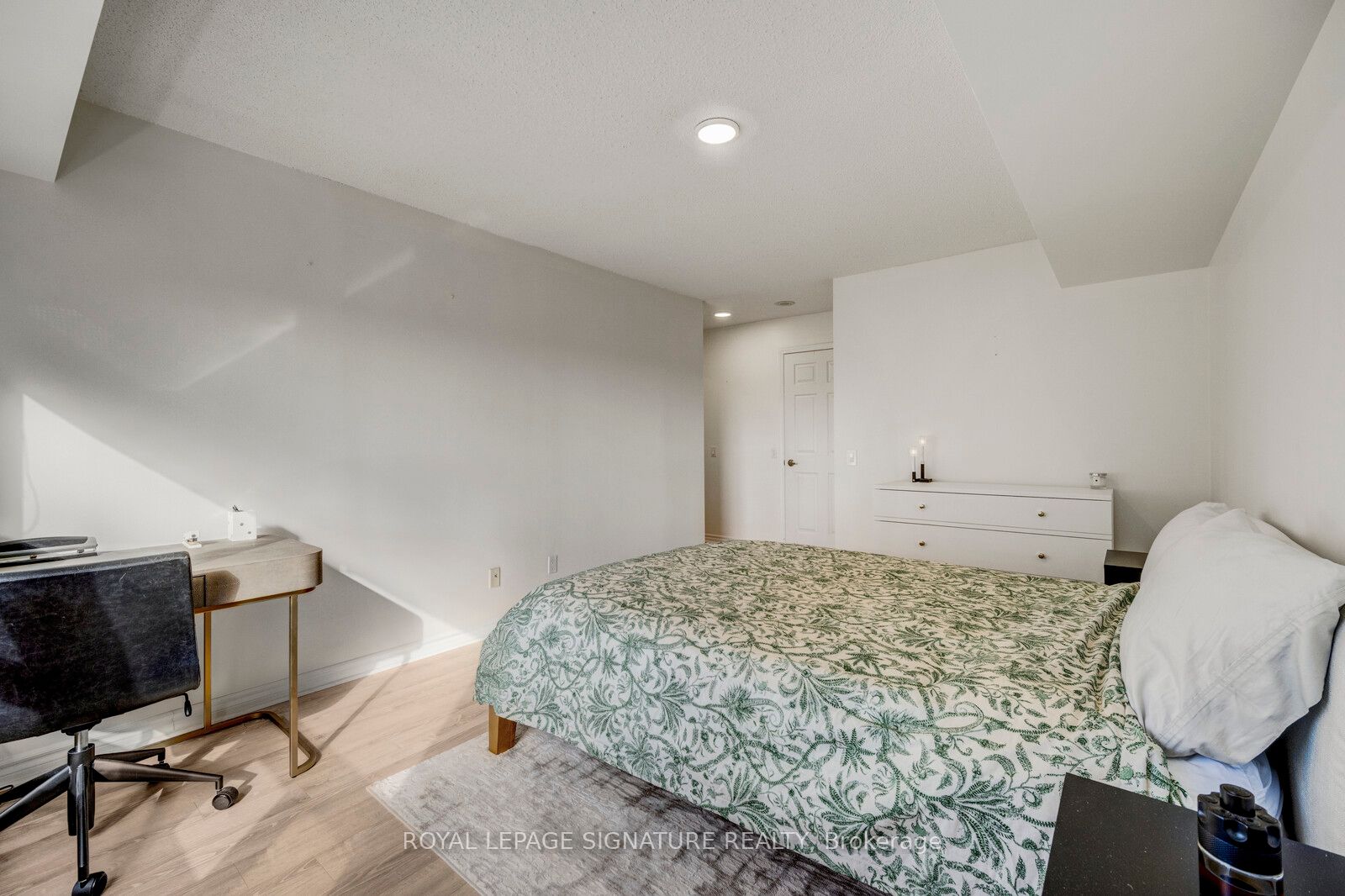 35 Kingsbridge Garden Circle, #413