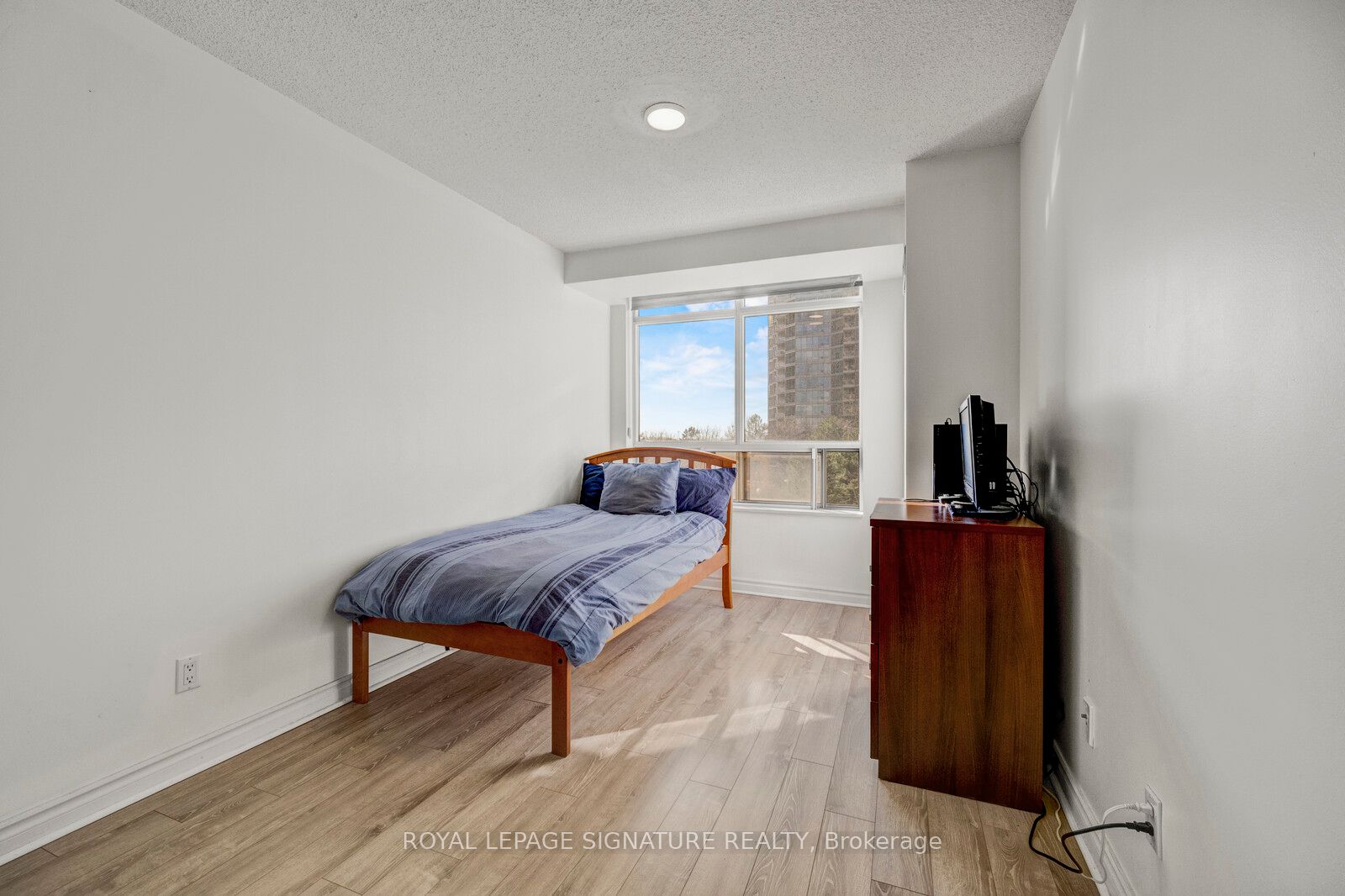 35 Kingsbridge Garden Circle, #413