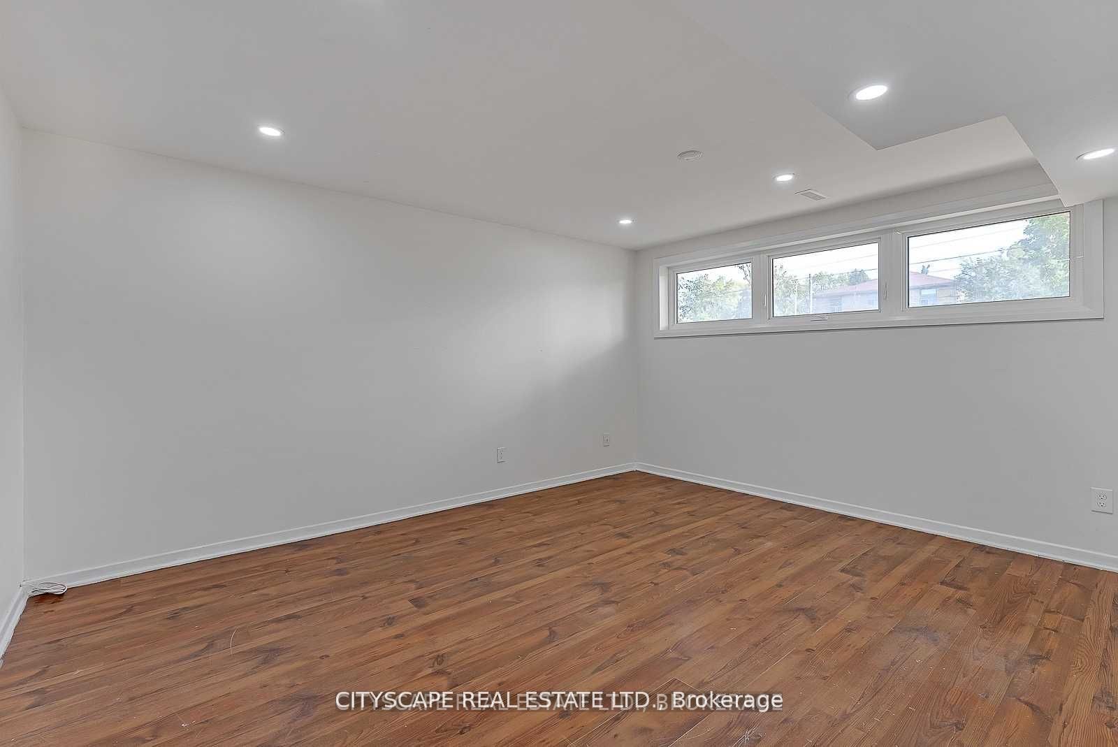 2724 Lake Shore Boulevard W, #Lower