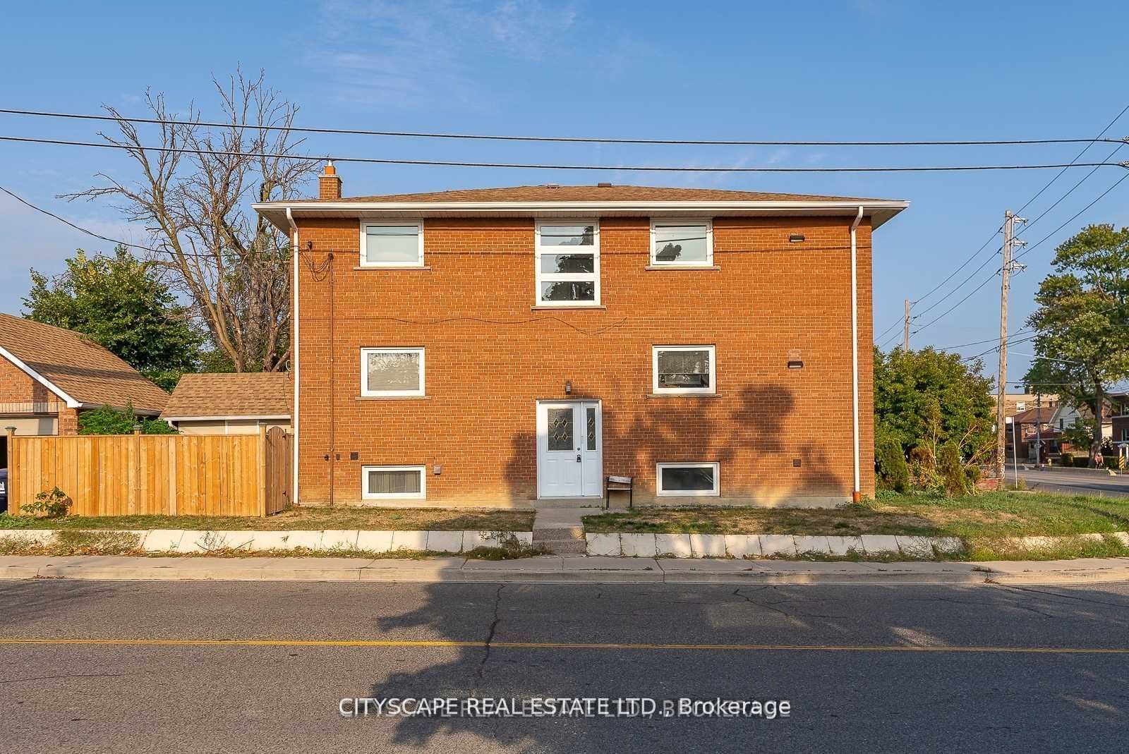 2724 Lake Shore Boulevard W, #Lower