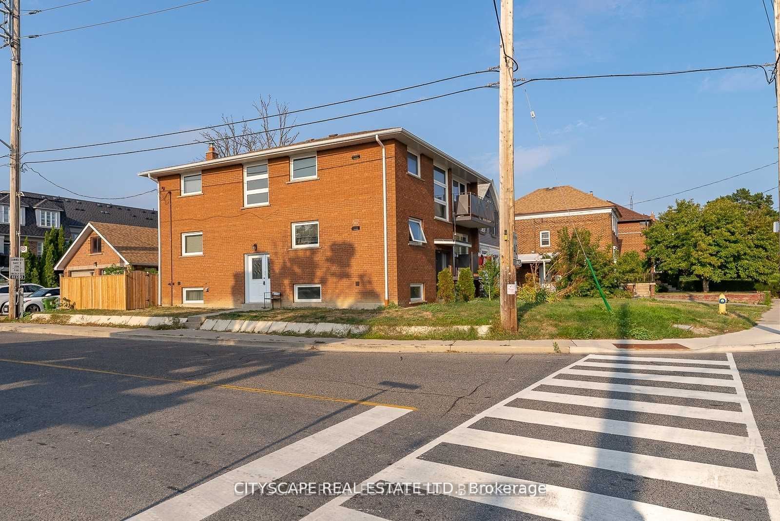 2724 Lake Shore Boulevard W, #Lower