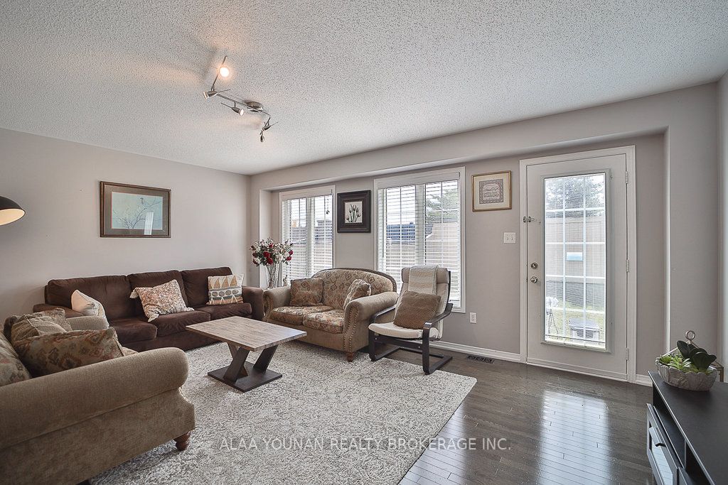 100 Delport Close