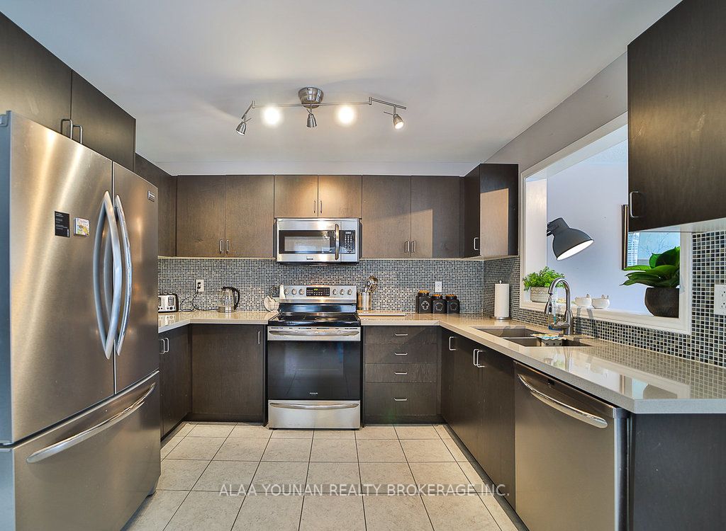 100 Delport Close