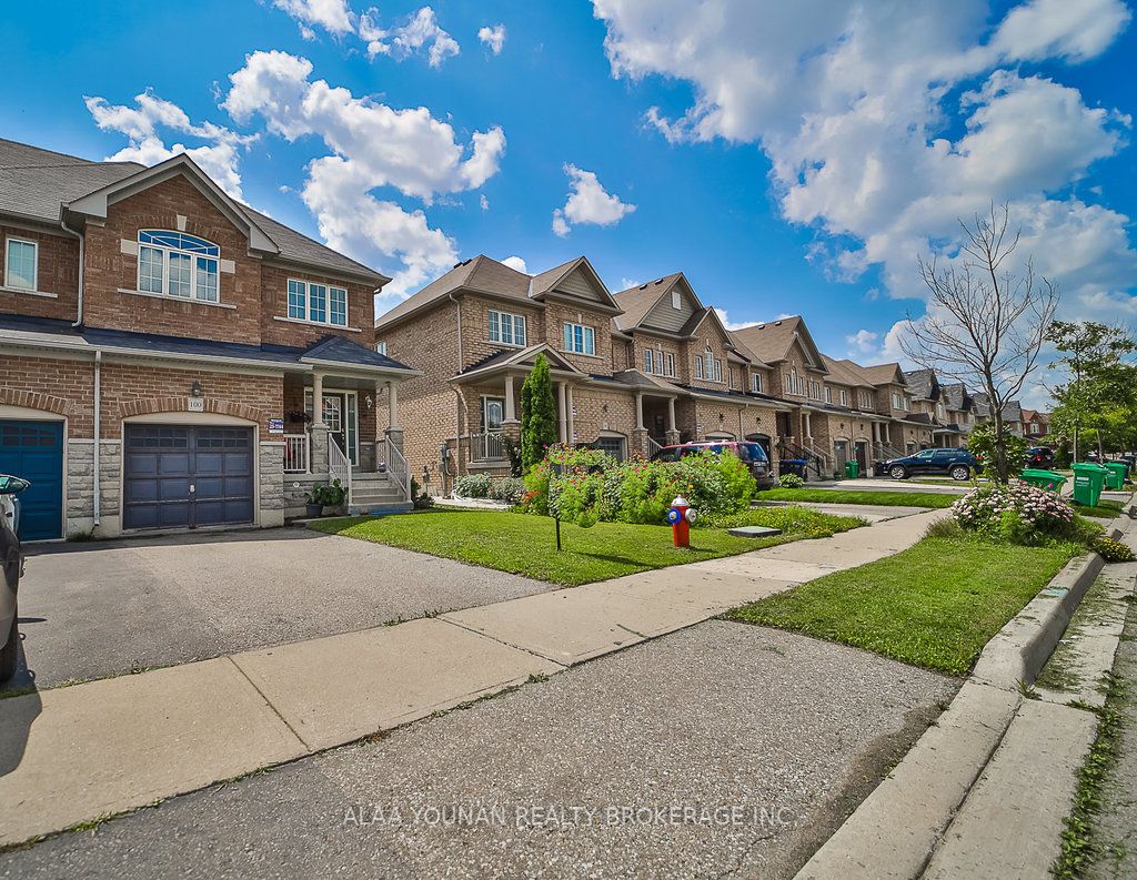 100 Delport Close