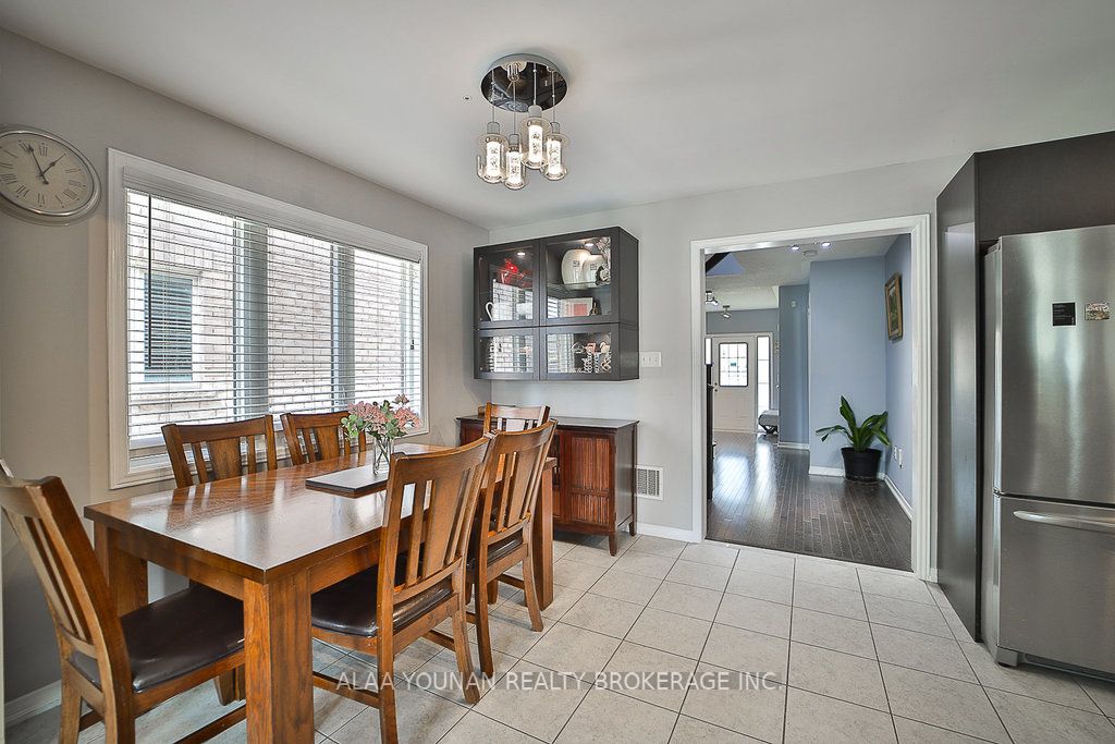 100 Delport Close