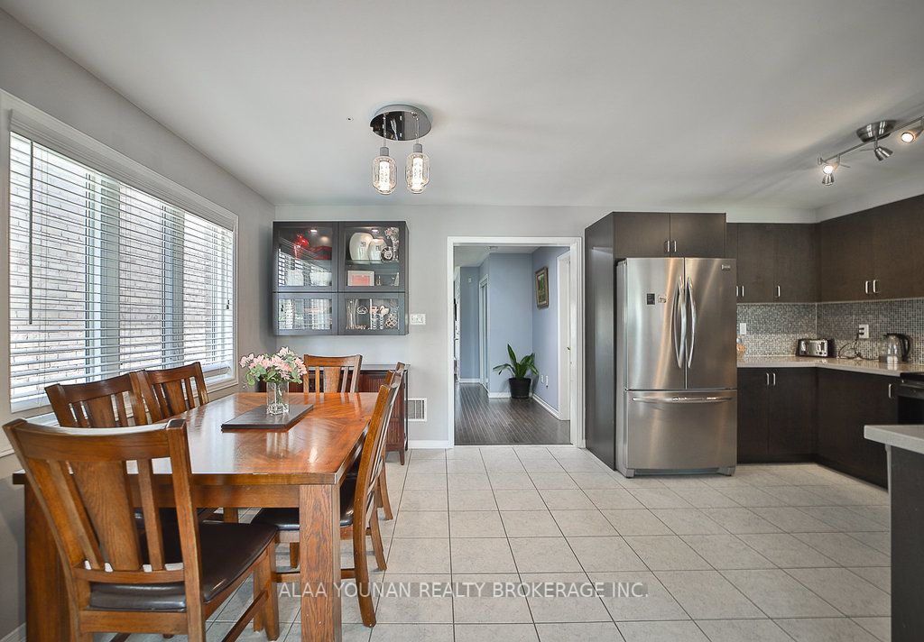 100 Delport Close