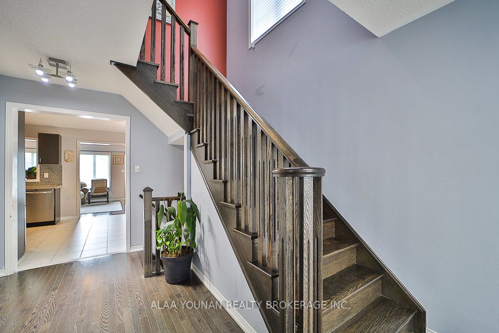 100 Delport Close
