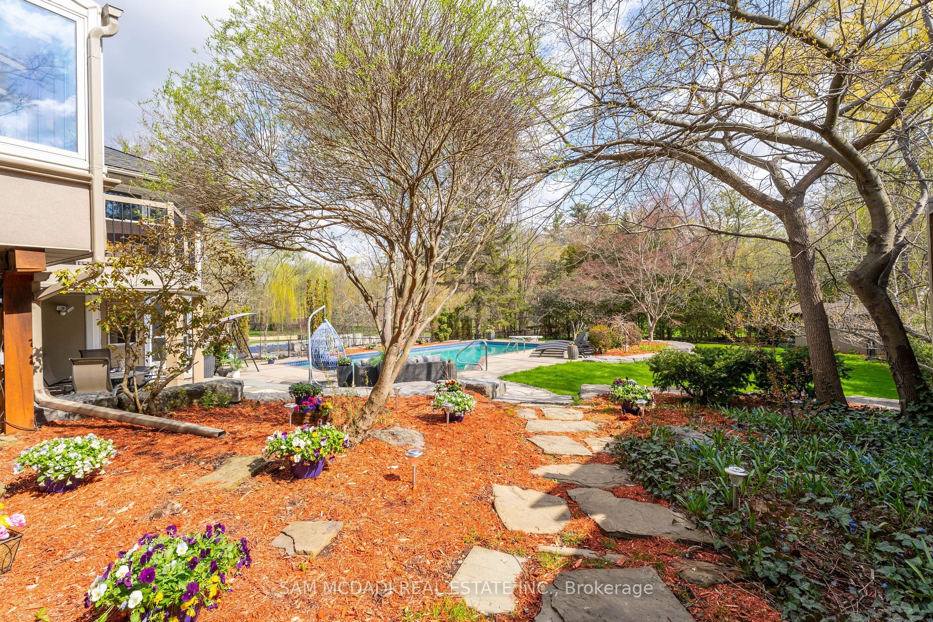 1269 Stavebank Rd
