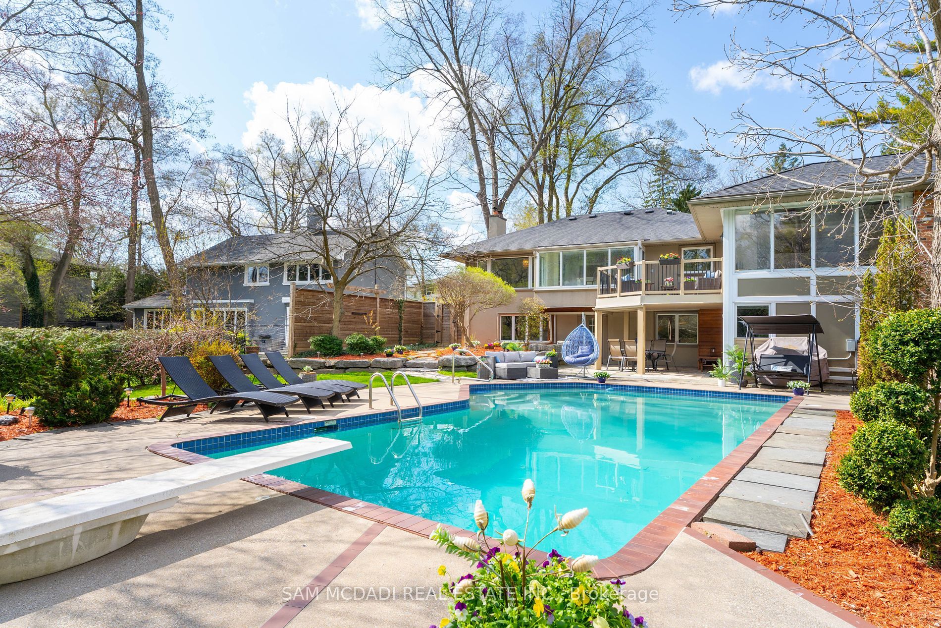 1269 Stavebank Rd