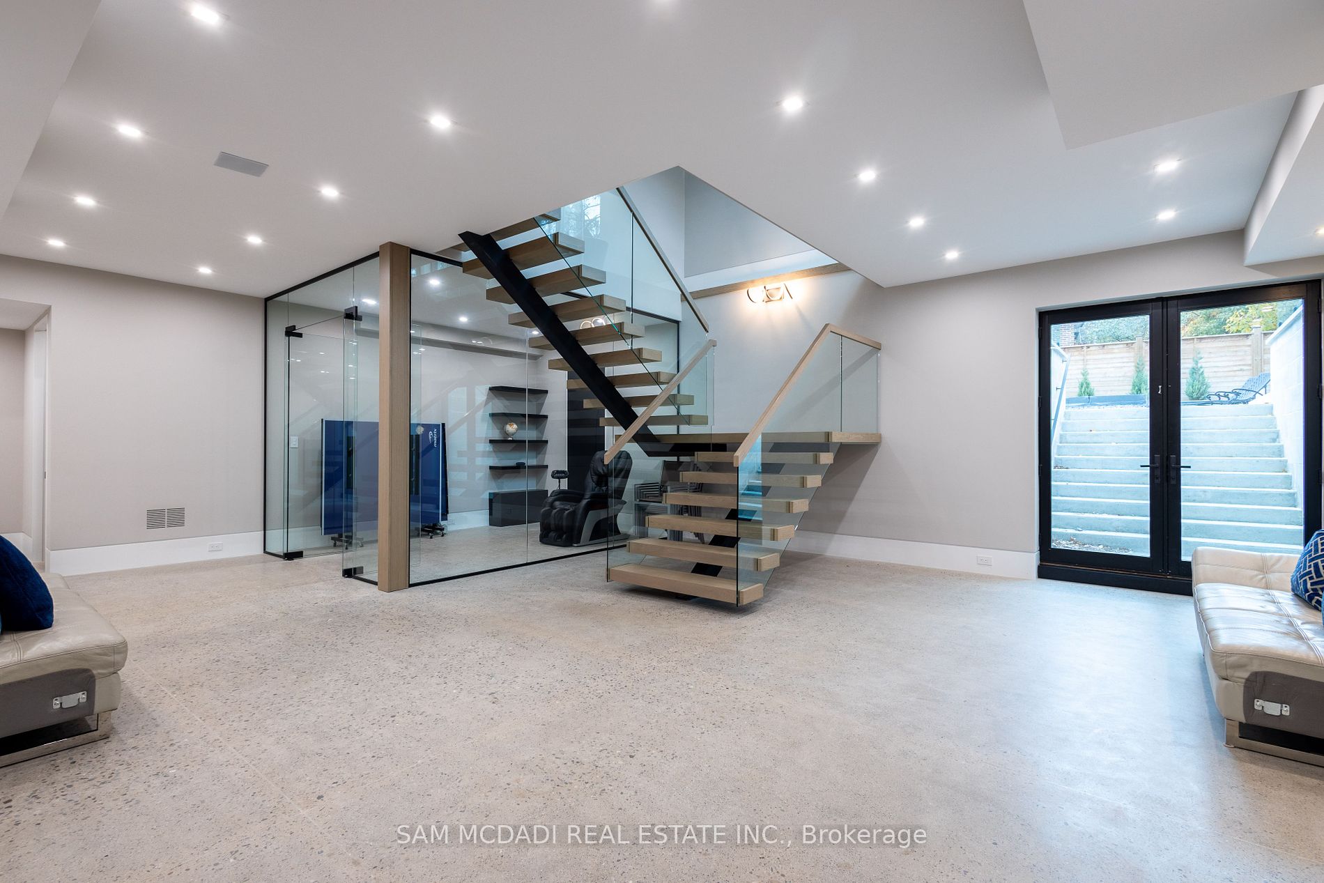 112 Elton Park Road
